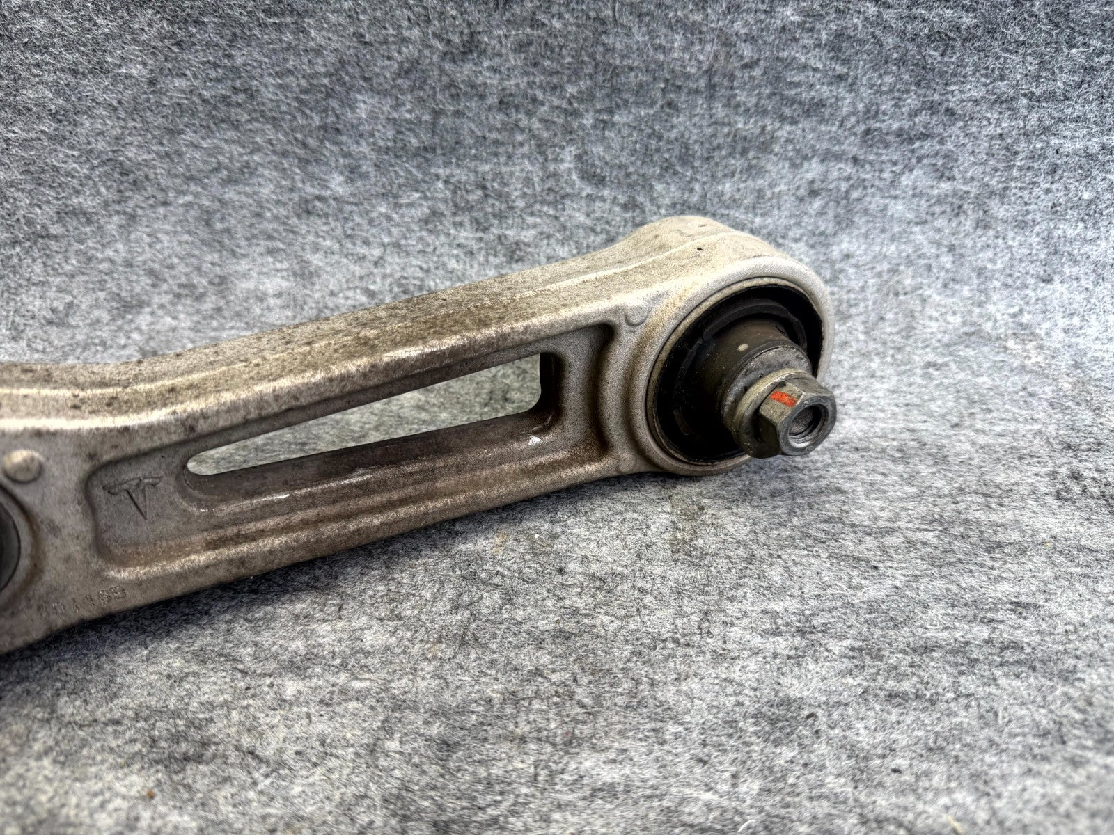 ♦️2012 - 2020 TESLA MODEL S FRONT RIGHT SIDE CONTROL ARM OEM, 1048951-00-B