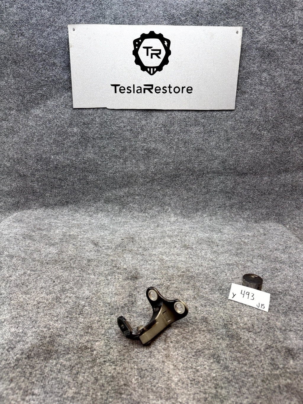 2020-2024 TESLA MODEL Y FRONT RIGHT PASSENGER SIDE DOOR HINGE OEM, 1626075-00-C
