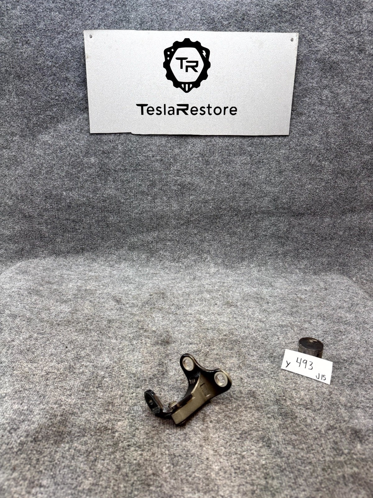 2020-2024 TESLA MODEL Y FRONT RIGHT PASSENGER SIDE DOOR HINGE OEM, 1626075-00-C
