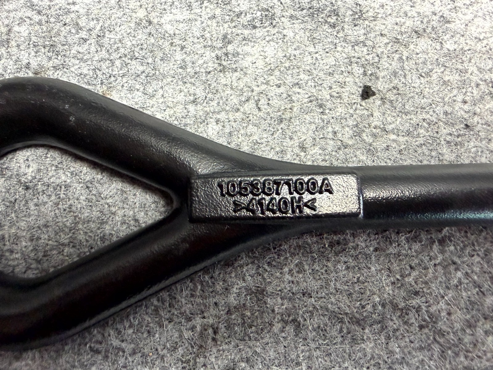 ♦️2016-2020 TESLA MODEL X FRONT TOW HOOK BUMPER TOWING EYE OEM, 1053871-00-A