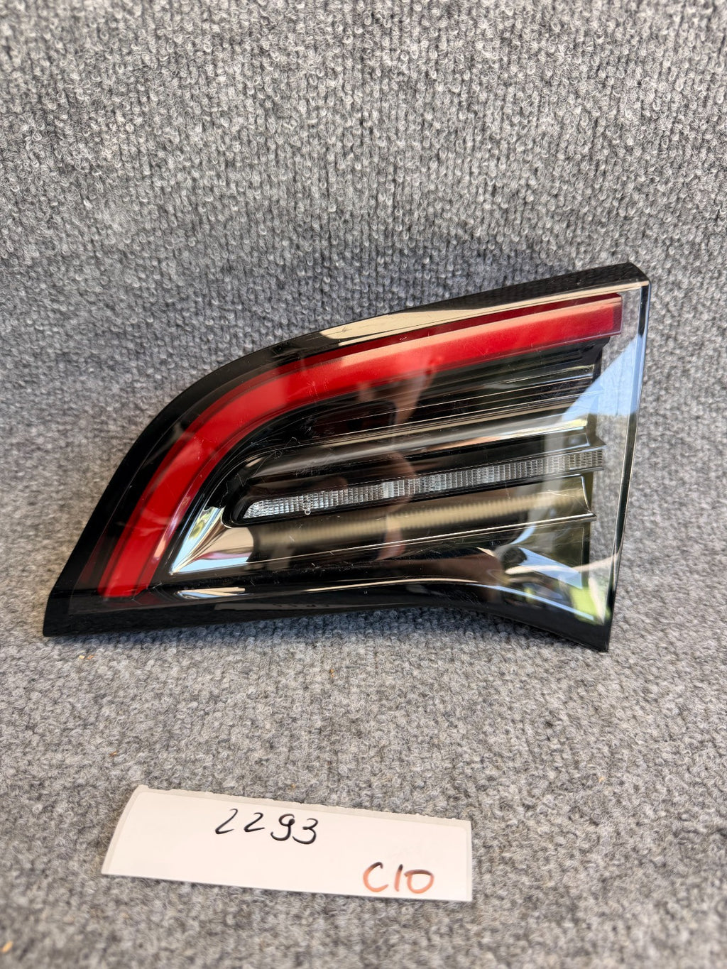 17-23 Tesla Model 3 Rear Right Inner Taillight LED Tail Lamp 4-Pin 1502089-00-B
