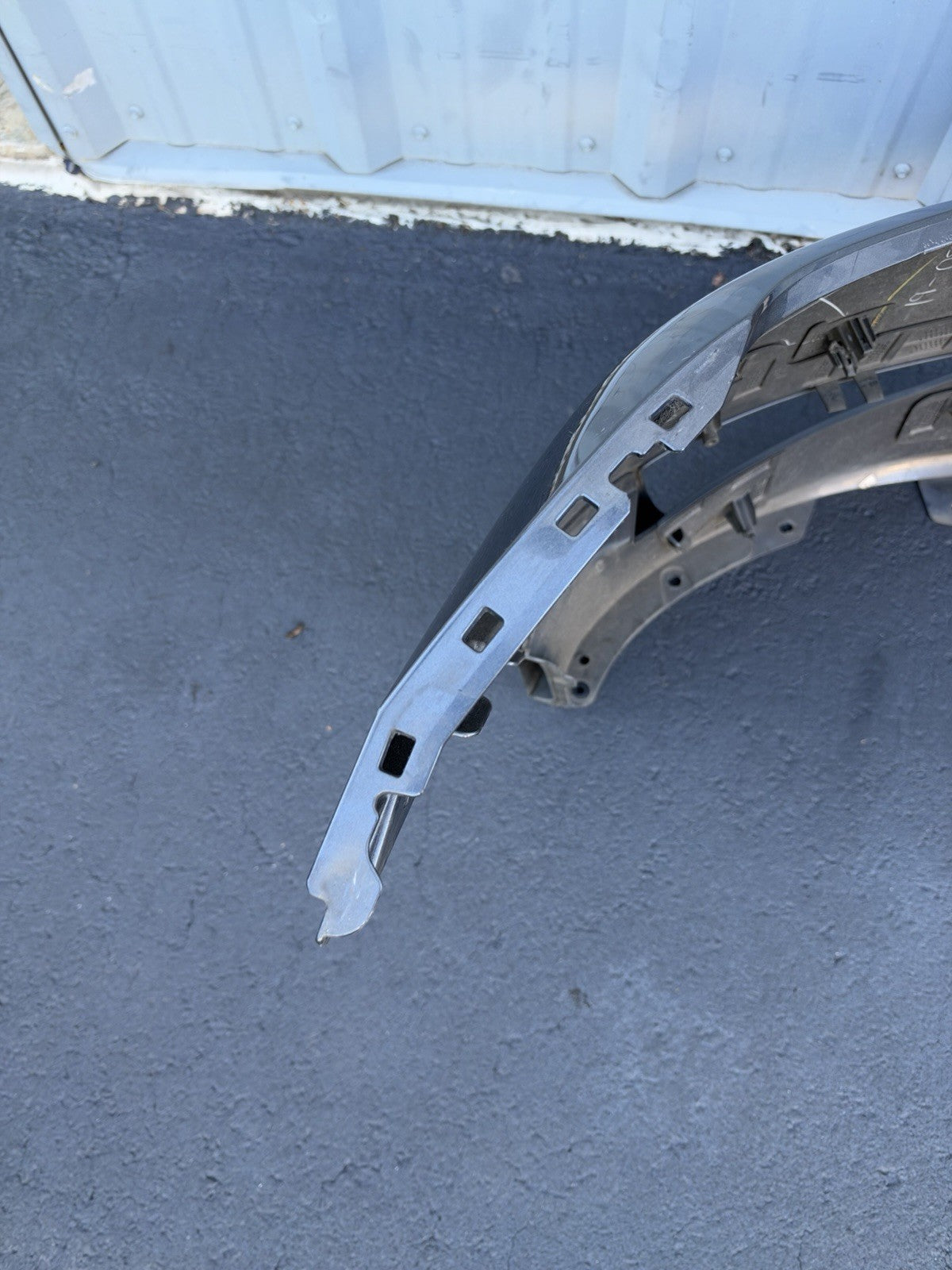 2020 2021 2022 2023 Tesla Model Y Front Bumper Cover OEM 1606844-17-A