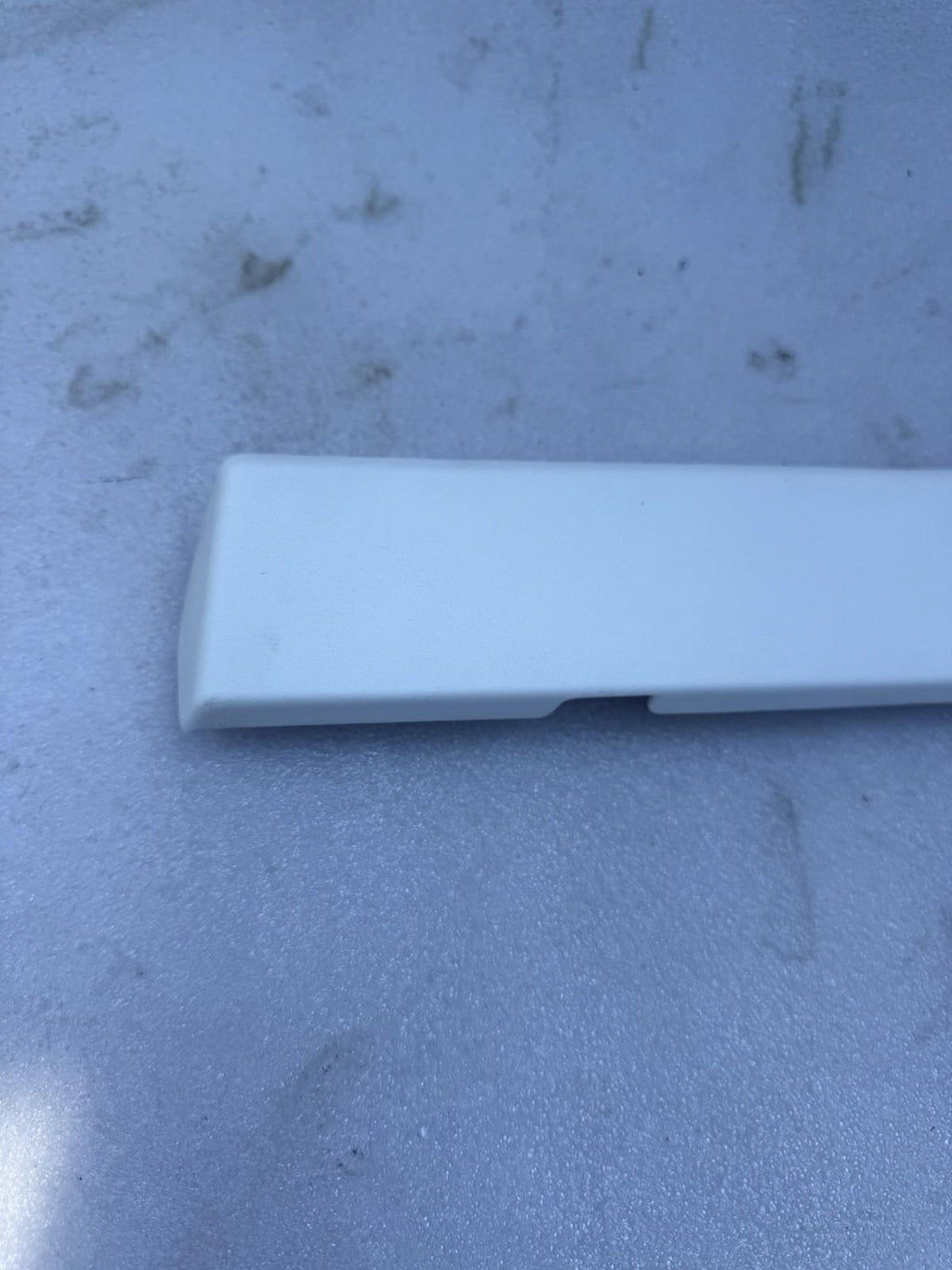 ♦️2016-2020 TESLA MODEL X FRONT RIGHT SIDE GLOVE BOX LOWER TRIM OEM, 1002301-17