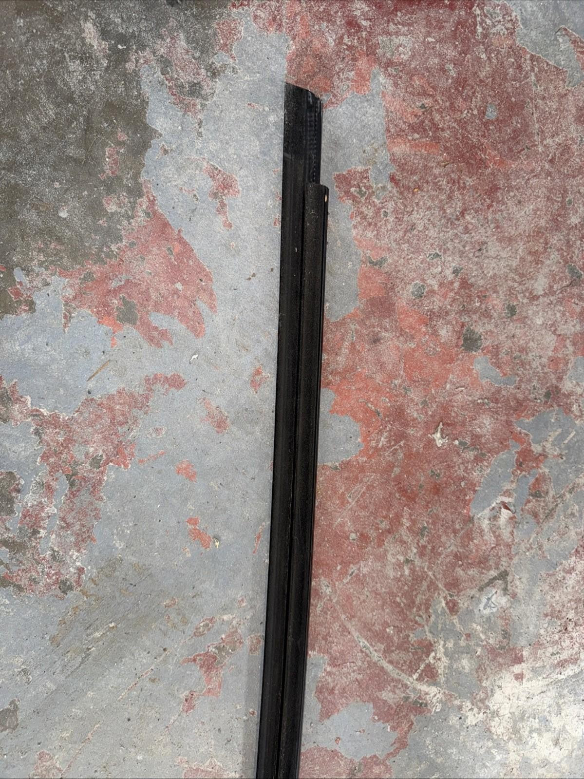♦️12-20 TESLA MODEL S FRONT RIGHT SIDE OUTER DOOR BELT MOLDING OEM, 6009599-00-D