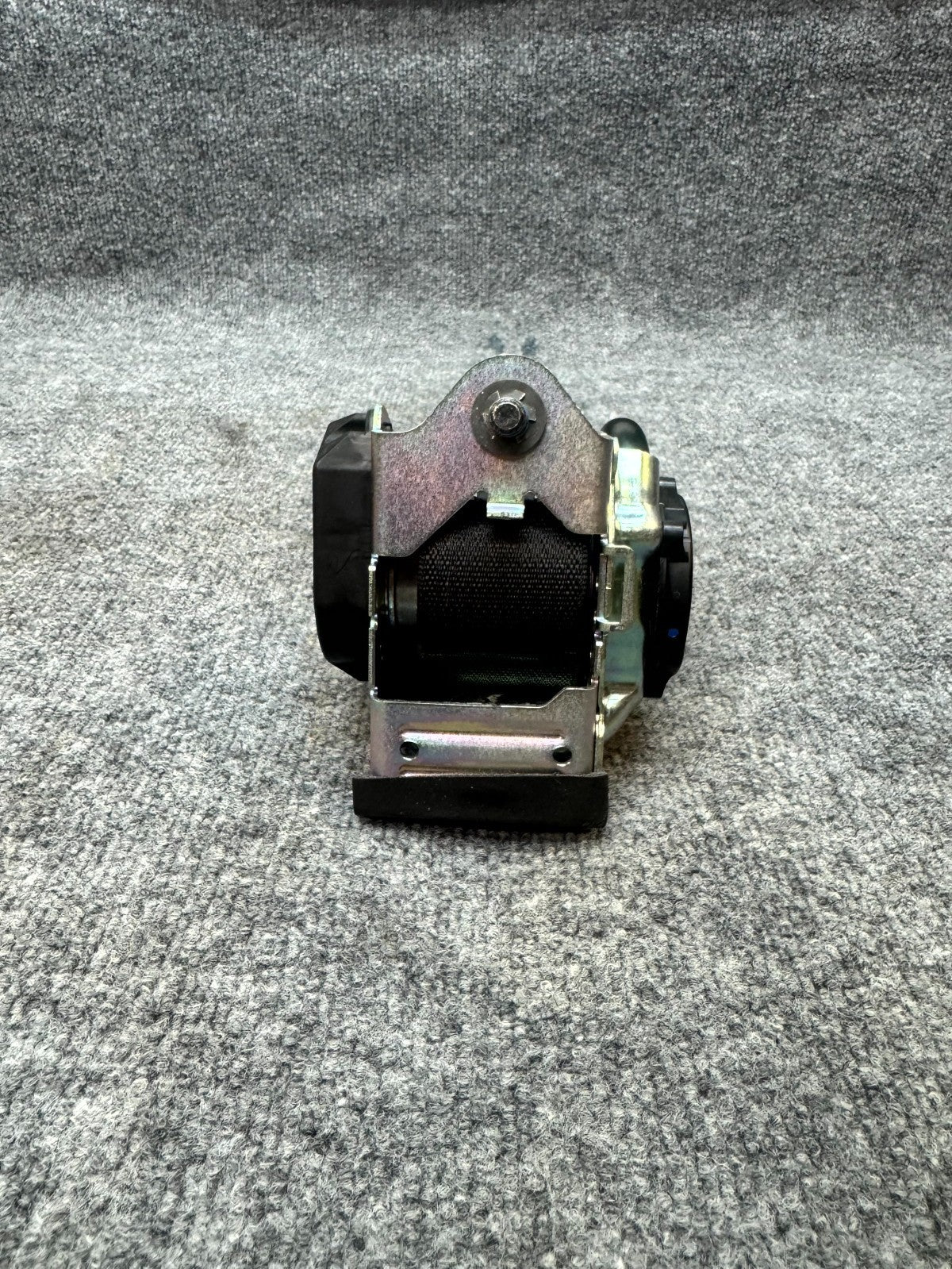 2017 - 2023 TESLA MODEL 3 REAR RIGHT / LEFT SEAT BELT RETRACTOR OEM 1081281-01-G