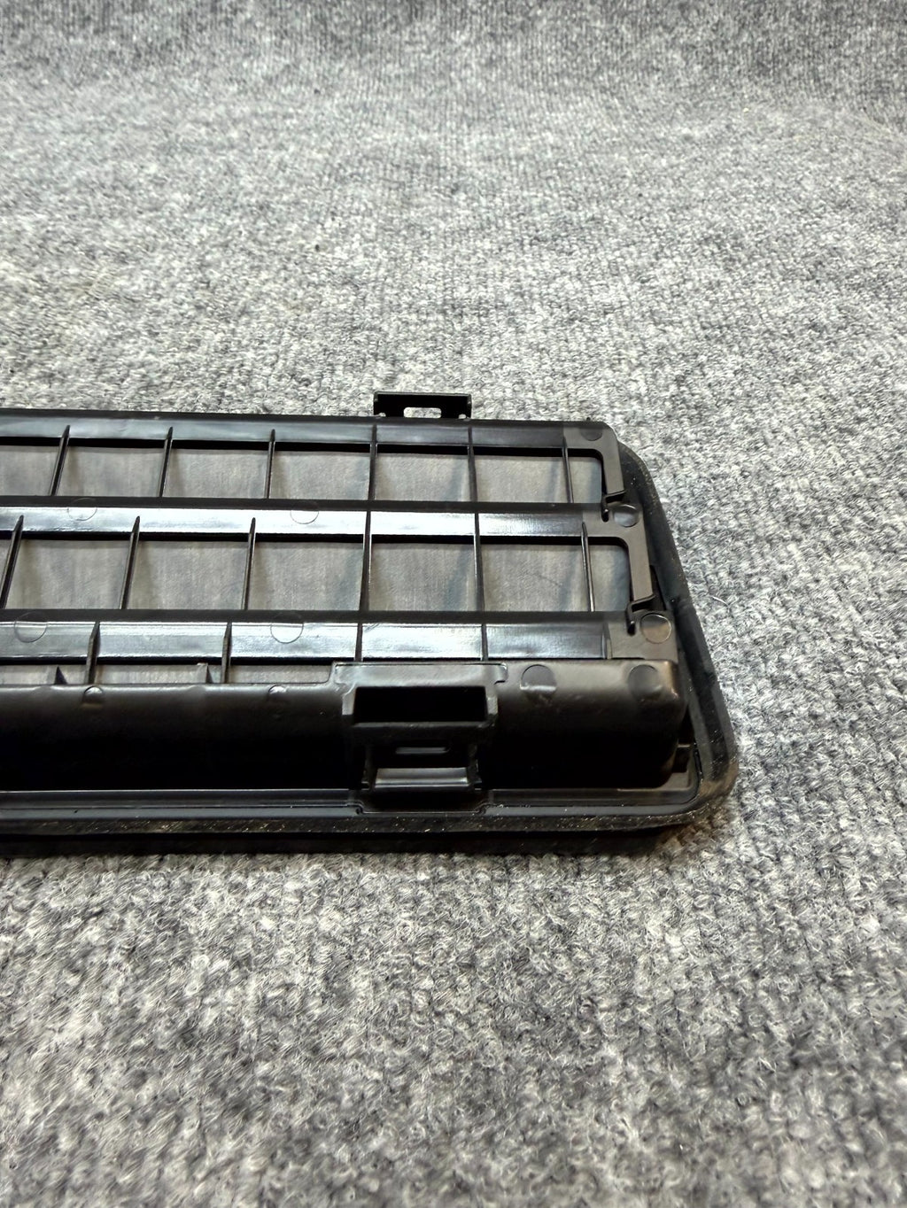 2017-2023 TESLA MODEL Y/3 AIR EXTRACTOR CABIN VENT GRILLE BLACK OEM, 109875100C