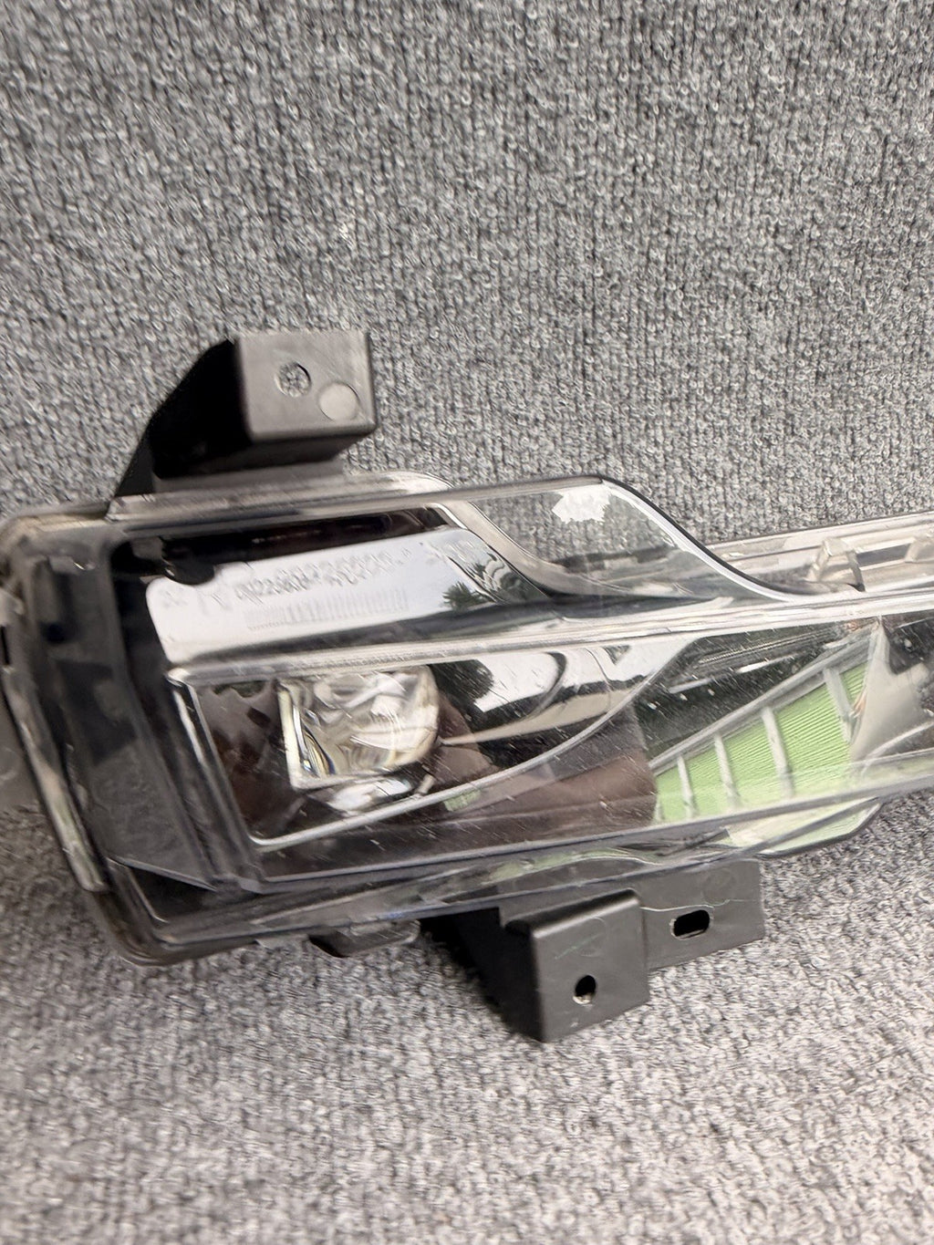 2020-2025 TESLA MODEL 3-Y FOG LIGHT RIGHT 3 PIN 1507931-00-C OEM