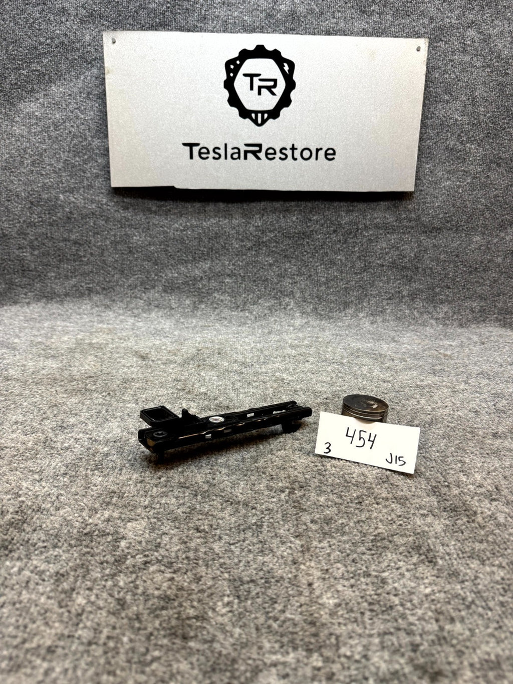 17-23 TESLA MODEL 3 FRONT LEFT/RIGHT SEAT BELT HEIGHT ADJUSTER OEM, 1068130-01-B