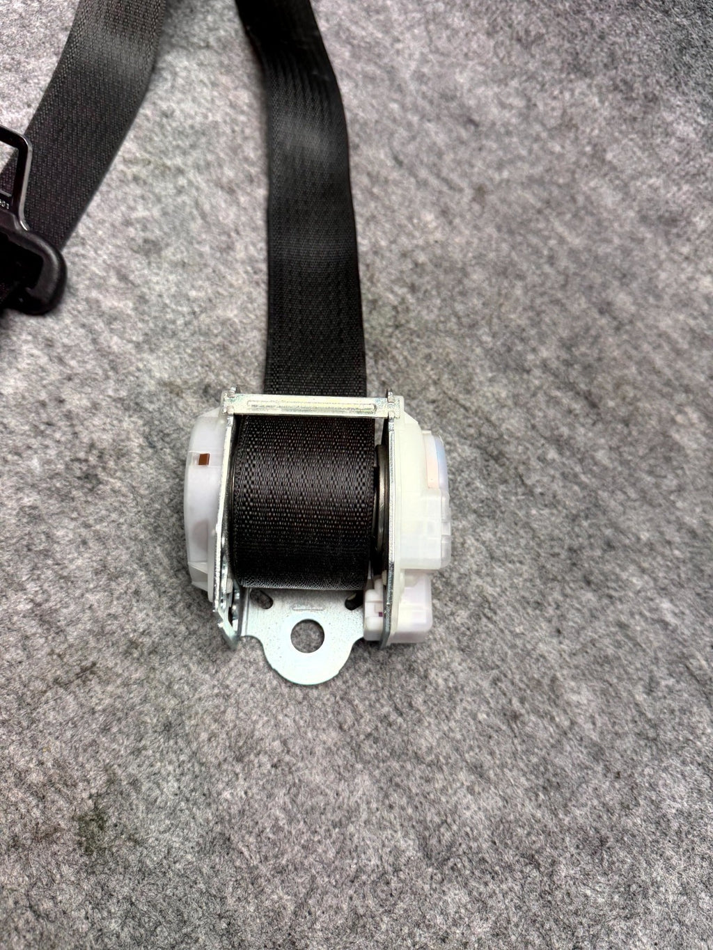 ♦️2012 - 2020 TESLA MODEL S REAR LEFT SEAT BELT WITH RETRACTOR OEM, 1023136-00-C