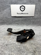 2017 - 2023 TESLA MODEL 3 ACCELERATOR & BRAKE PEDAL ASSEMBLY OEM, 1044691-00-D