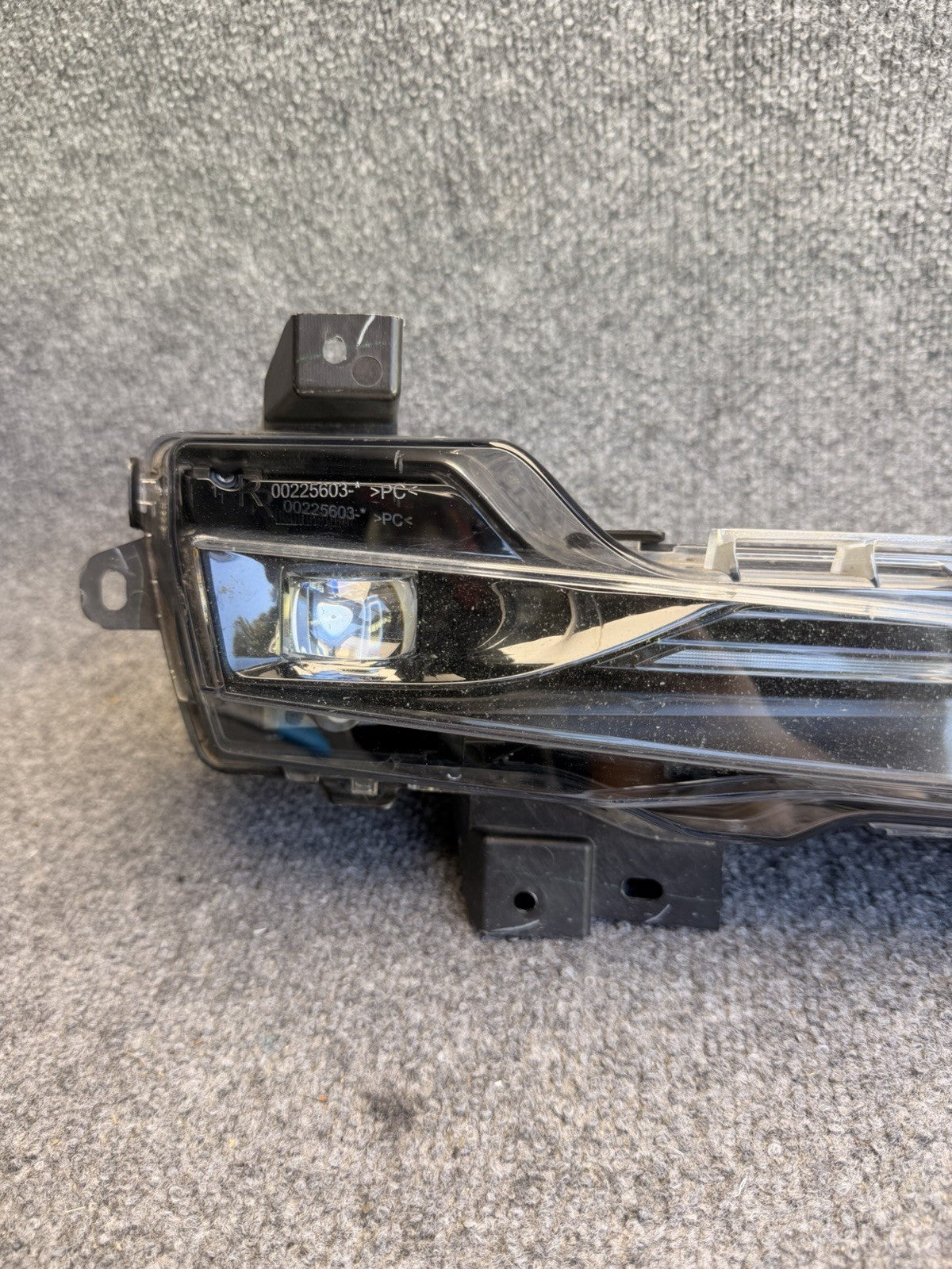 2017-2023 Tesla Model 3 Front Right Fog Light Fascia Lamp 1507931-00-C OEM