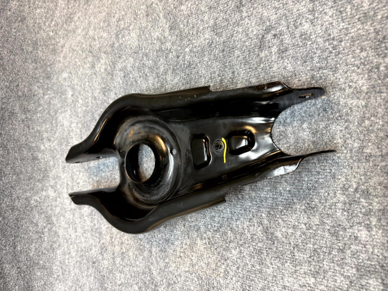 2020-2024 TESLA MODEL Y REAR RIGHT LOWER CONTROL ARM SPRING PERCH OEM,1044451-00
