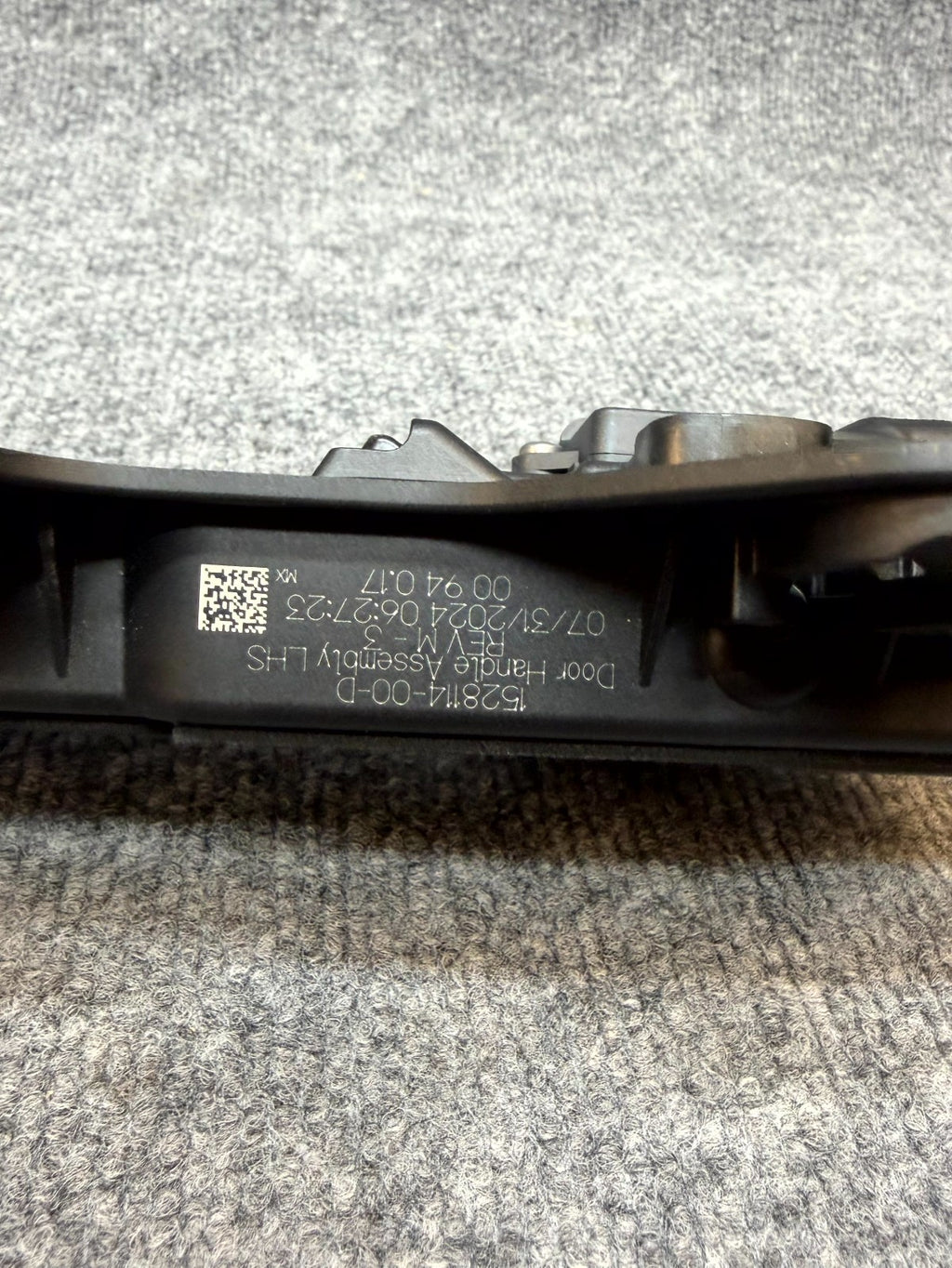 2020 - 2024 TESLA MODEL Y FRONT/REAR LEFT SIDE DOOR HANDLE OEM, 1528114-00-D