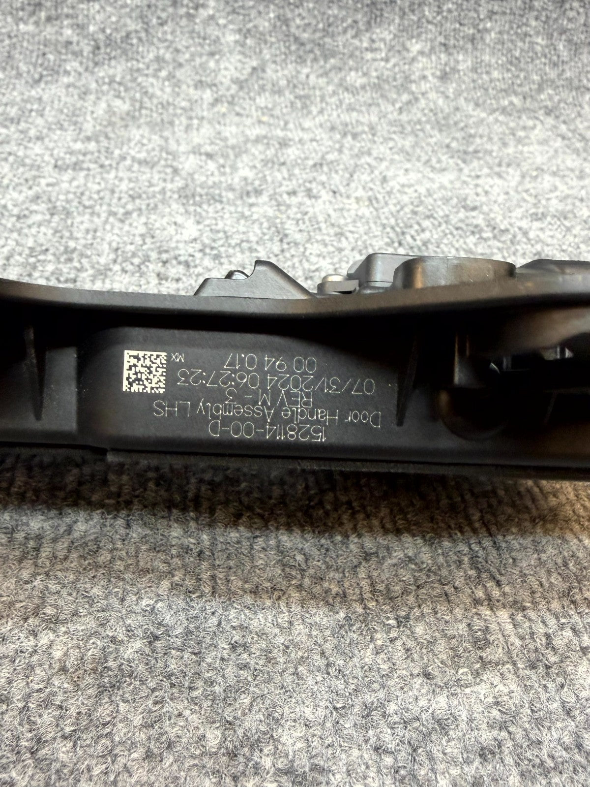 2020 - 2024 TESLA MODEL Y FRONT/REAR LEFT SIDE DOOR HANDLE OEM, 1528114-00-D