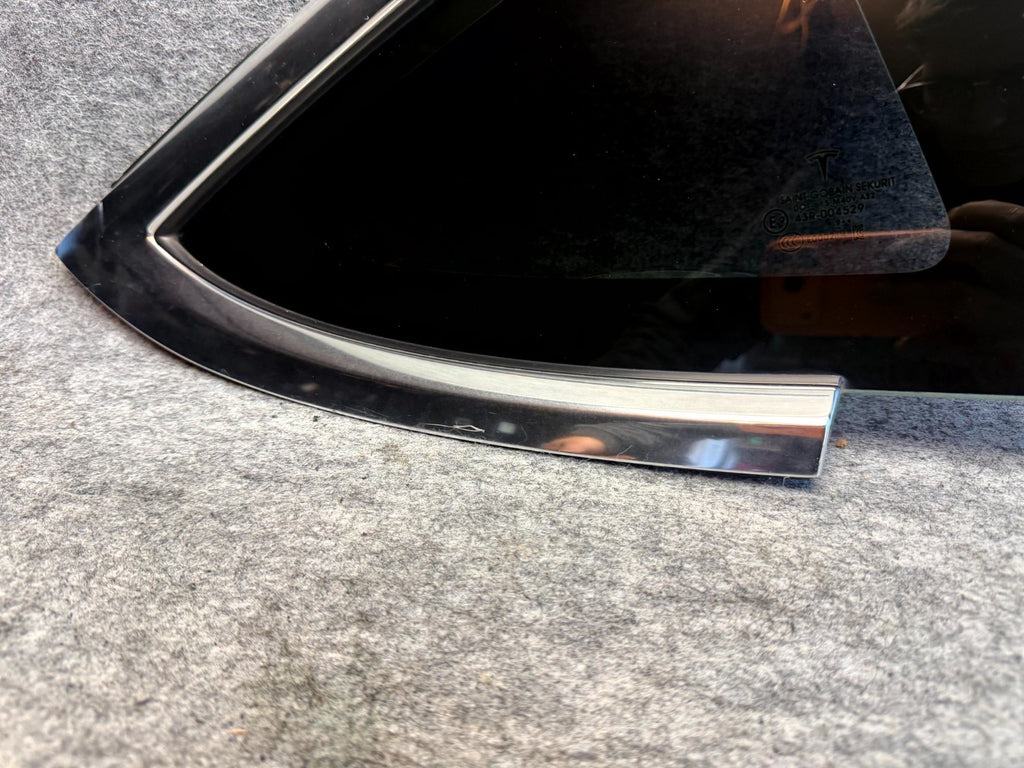 ♦️2017-2023 TESLA MODEL 3 REAR RIGHT SIDE QUARTER WINDOW GLASS OEM, 1080706-00-H