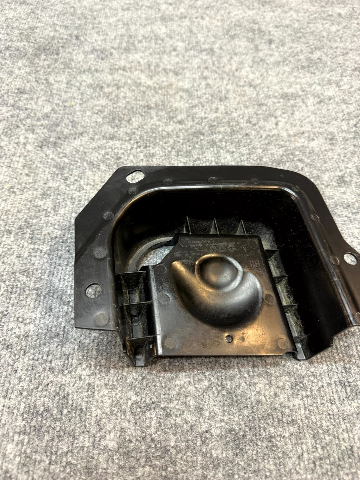 20-23 TESLA MODEL Y RIGHT COWL PANEL SHOCK TOWER COVER MOLDING OEM 1494084-00-A