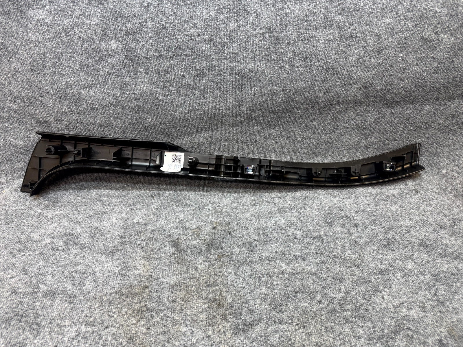 2020-2024 TESLA MODEL Y REAR RIGHT SIDE TRUNK FLOOR TRIM COVER OEM, 1641266-00-D