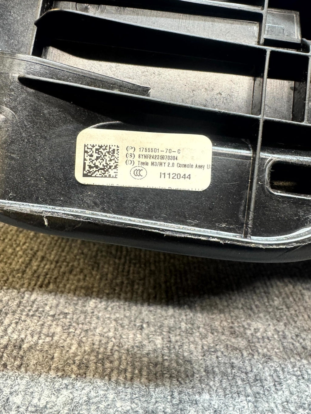 2020 - 2024 TESLA MODEL Y CENTER CONSOLE ARMREST CUPHOLDERS OEM, 1755501-70-C