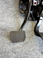 2017-2023 TESLA MODEL 3 ACCELERATOR & BRAKE PEDAL SET ASSEMBLY OEM, 1044691-00-D
