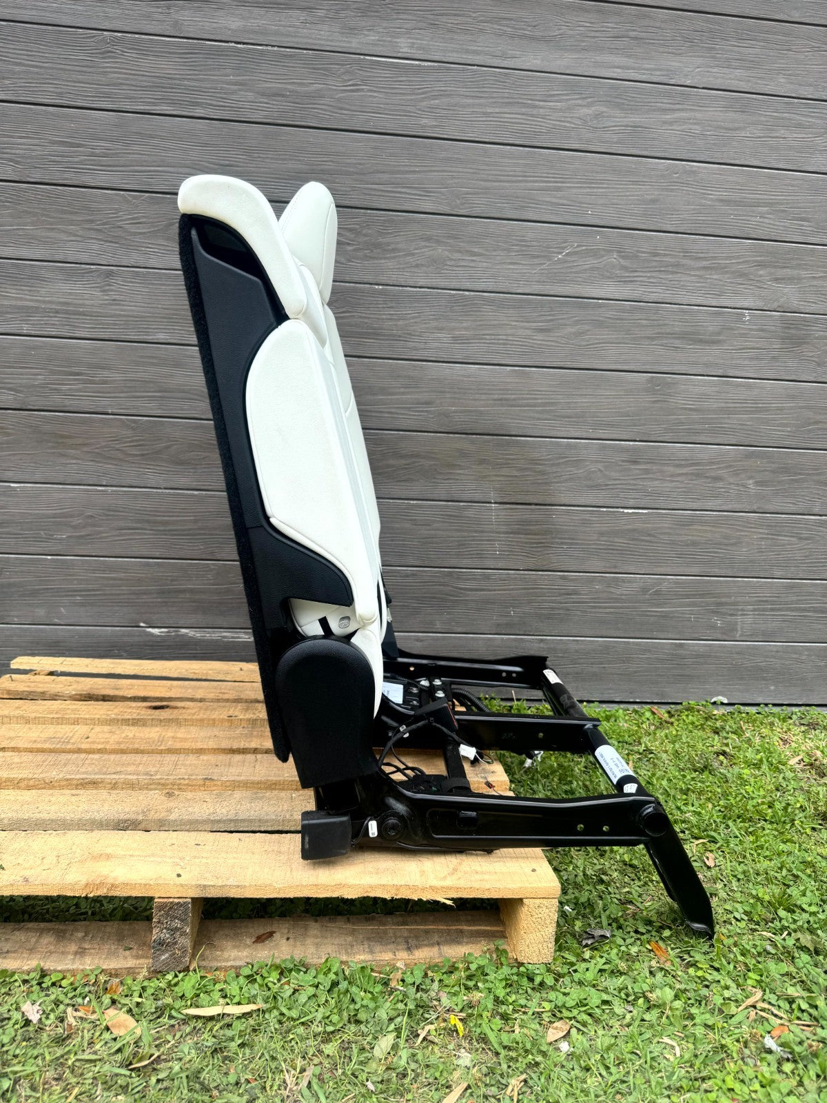 2020-2024 TESLA MODEL Y REAR LEFT UPPER SEAT CUSHION W/ FRAME OEM, 1494833-00-E