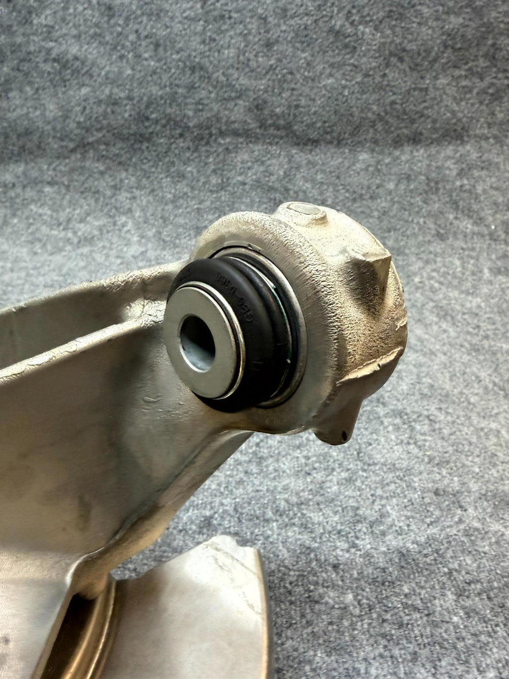 2020-2024 TESLA MODEL Y REAR RIGHT SPINDLE KNUCKLE HUB & SHIELD OEM,1188416-00-G