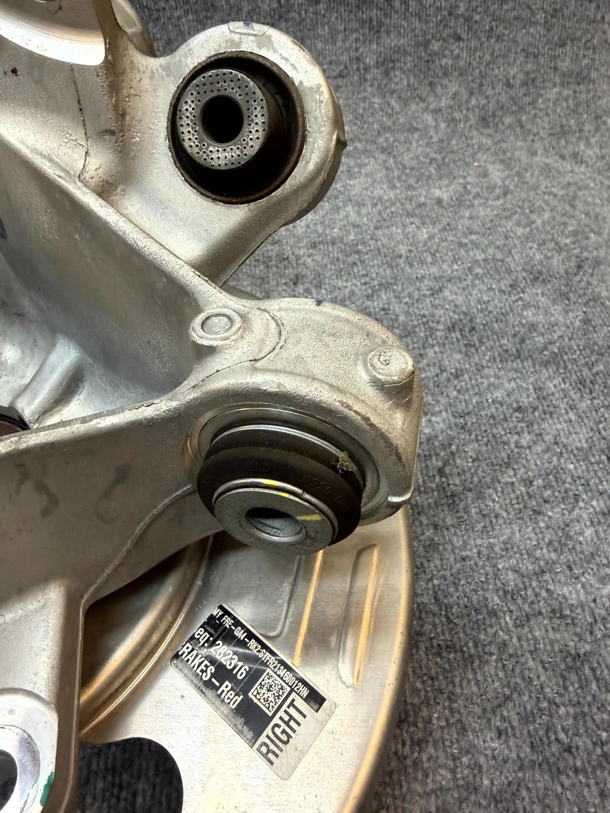 2020-2024 TESLA MODEL Y REAR RIGHT SPINDLE KNUCKLE HUB & SHIELD OEM,1188416-00-F