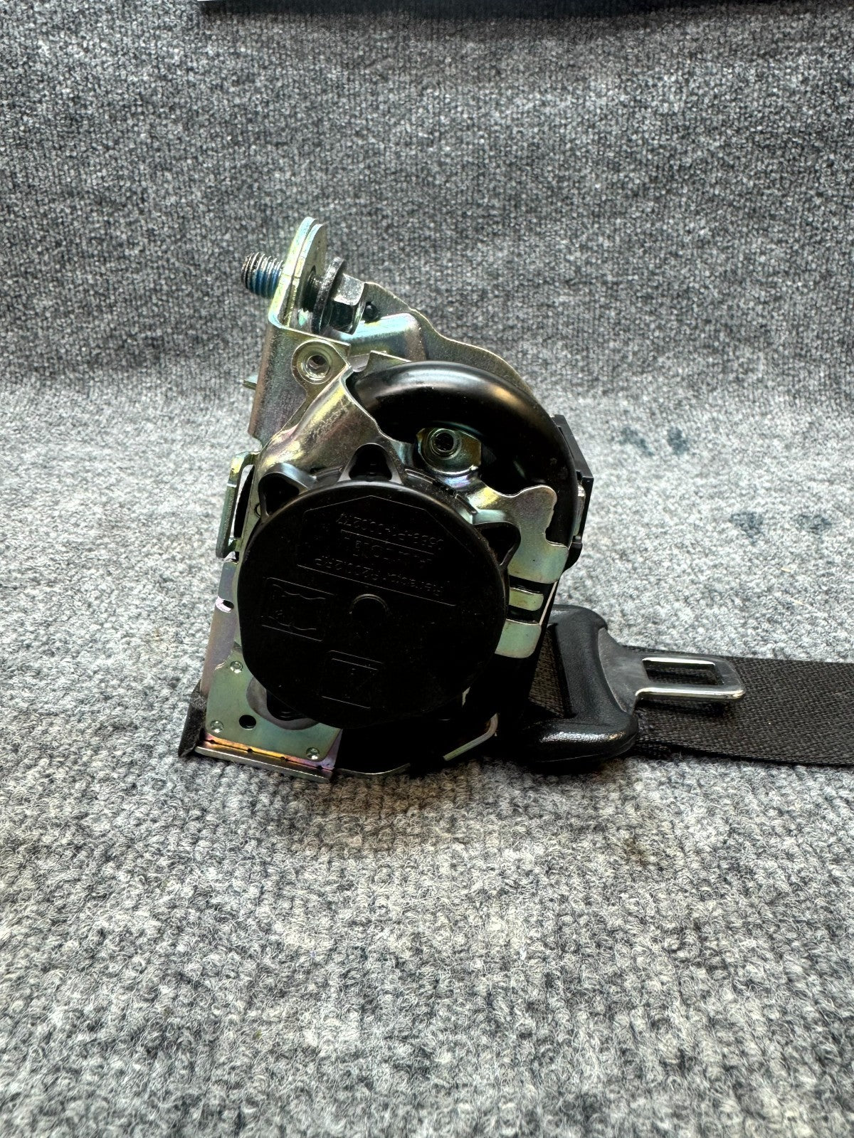 2017 - 2023 TESLA MODEL 3 REAR RIGHT / LEFT SEAT BELT RETRACTOR OEM 1081281-01-G
