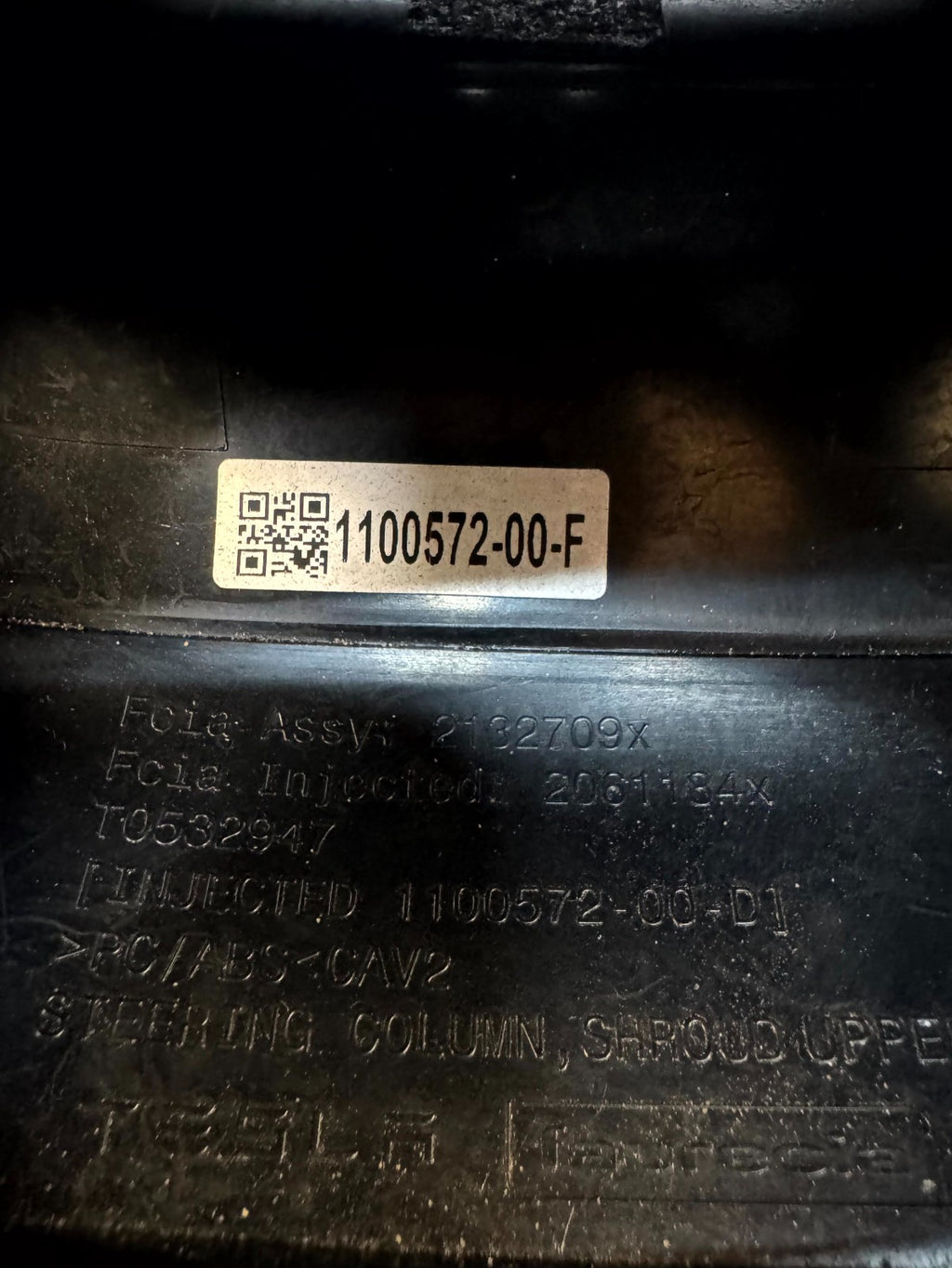 2017–2024 TESLA MODEL 3 Y UPPER STEERING COLUMN SHROUD COVER OEM, 1100572-00-F