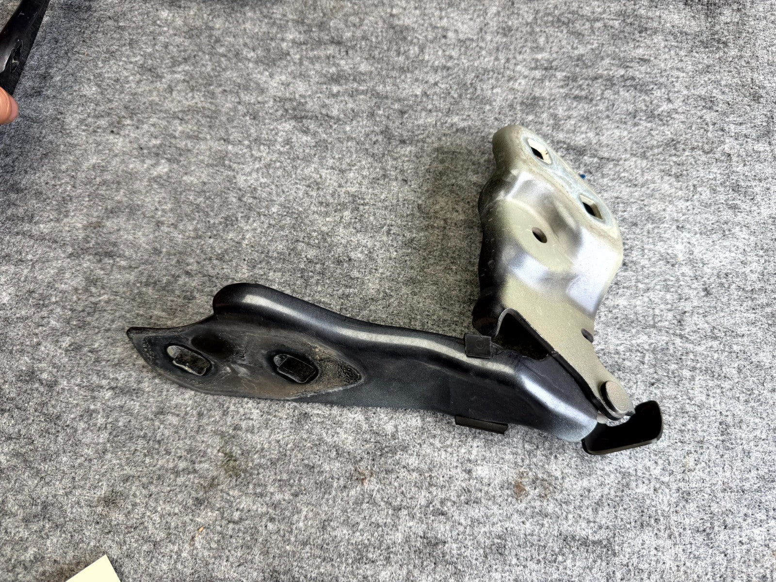 ♦️2017 - 2023 TESLA MODEL 3 FRONT LEFT & RIGHT SIDE HOOD HINGE OEM, 1098792-00-D