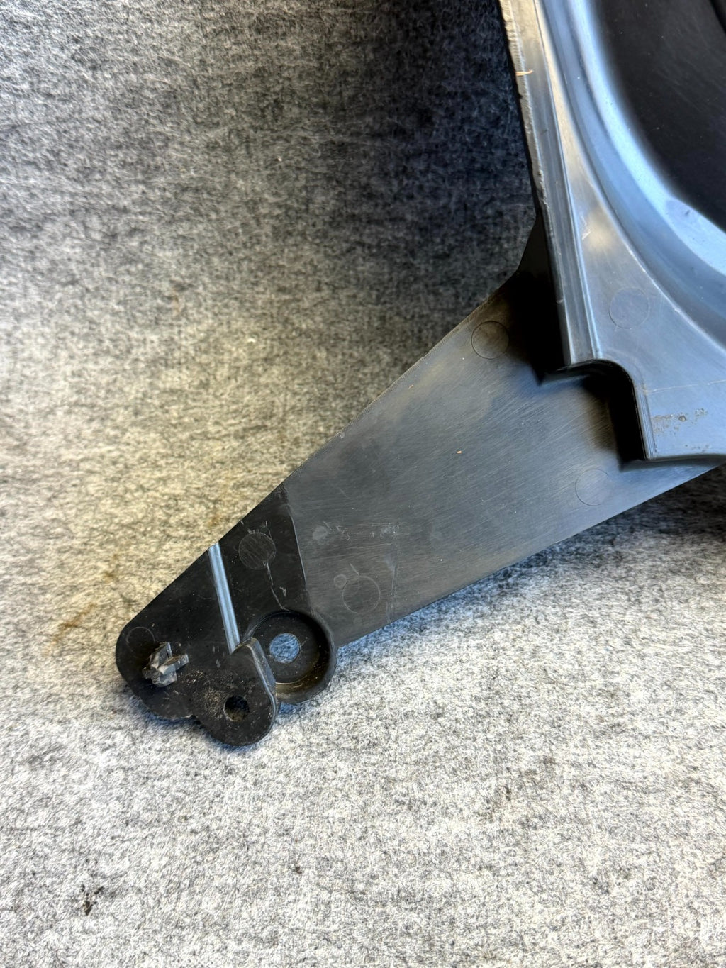 ♦️16–20 TESLA MODEL S FRONT RIGHT STRUT SHOCK TOWER CAP COVER OEM, 1060510-00-B