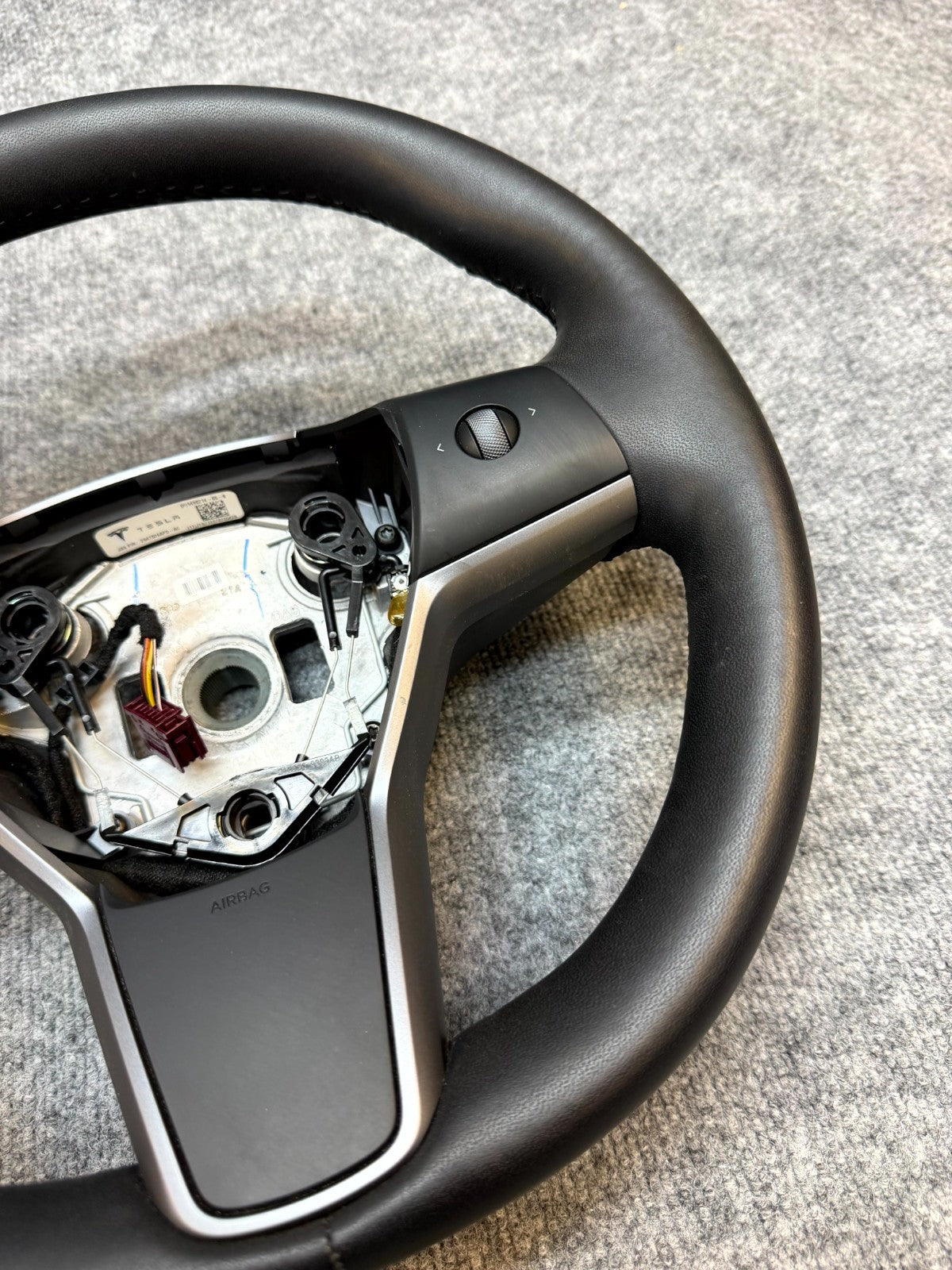 2020 - 2024 TESLA MODEL Y HEATED LEATHER STEERING WHEEL BLACK OEM, 1490214-00-B