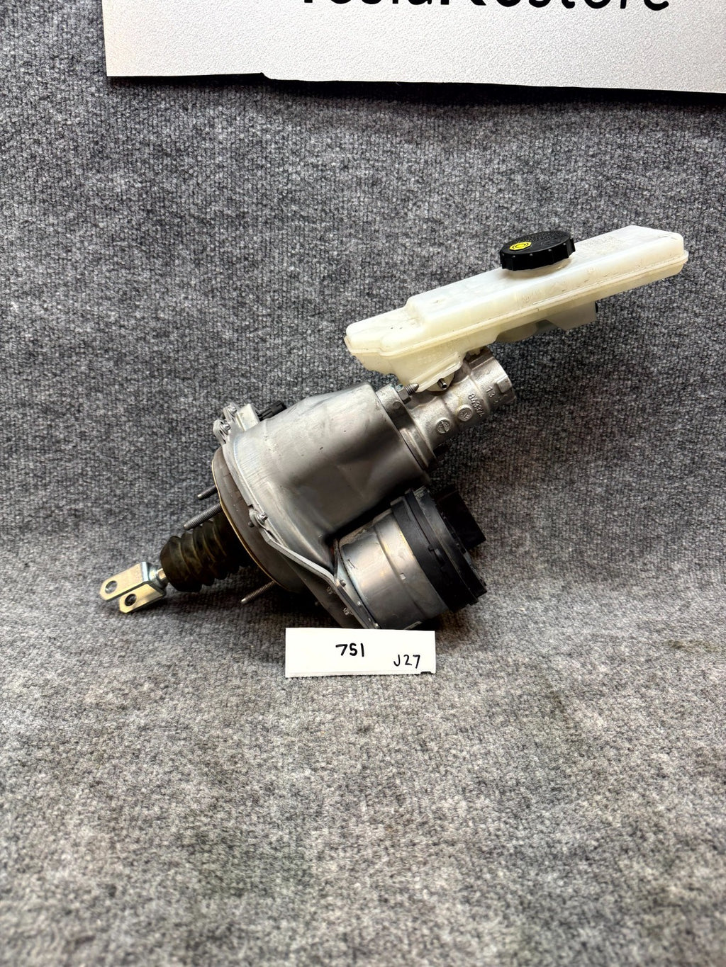 17-23 TESLA MODEL 3 BRAKE BOOSTER MASTER CYLINDER W/ RESERVOIR OEM, 104467100E
