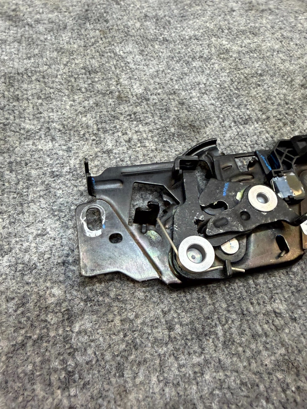 2017–2023 TESLA MODEL 3 FRONT HOOD LOCK LATCH ACTUATOR OEM, 1033011-00-G