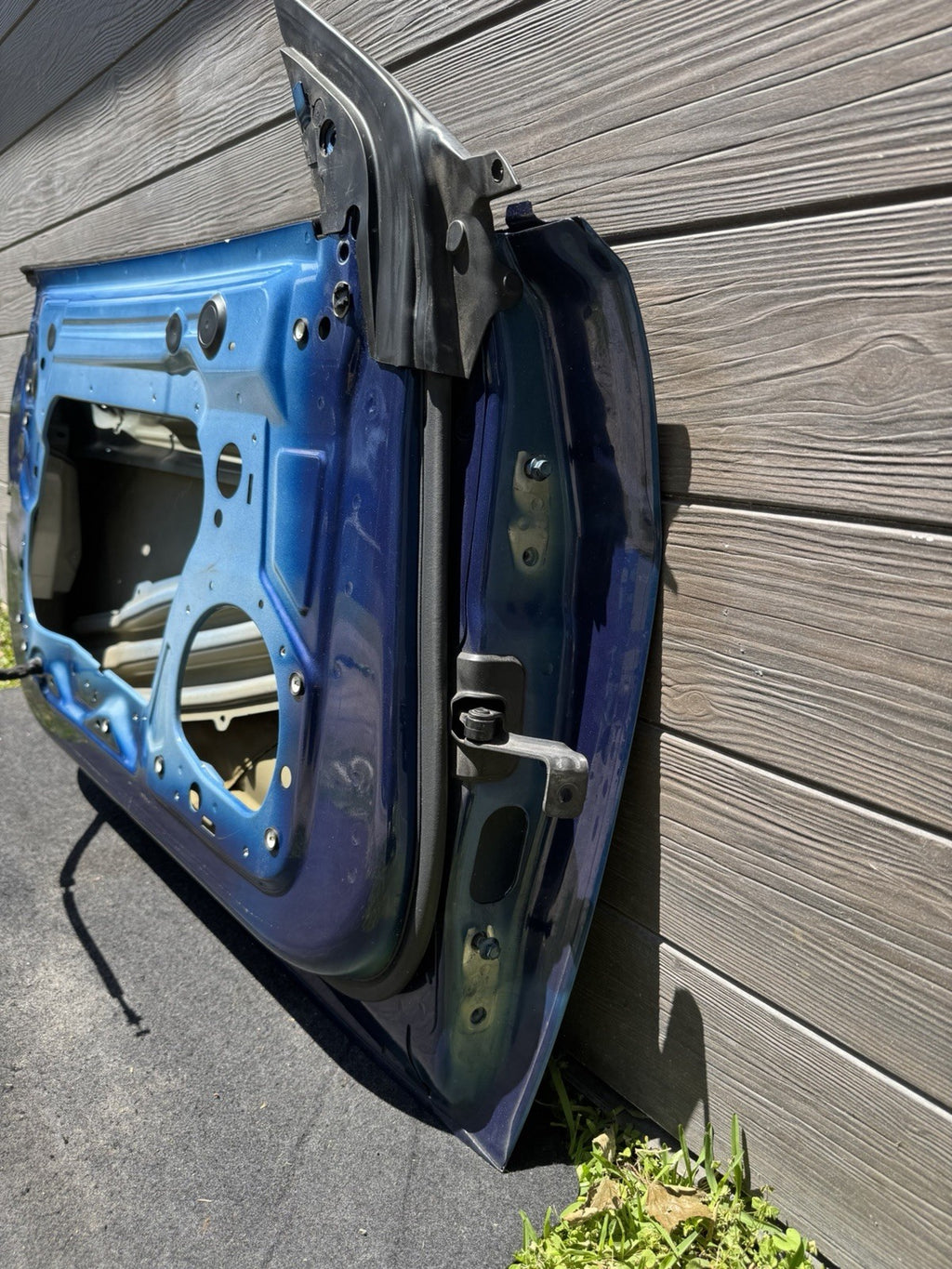 2018 - 2023 TESLA MODEL 3 FRONT LEFT DRIVER SIDE DOOR SHELL BLUE OEM