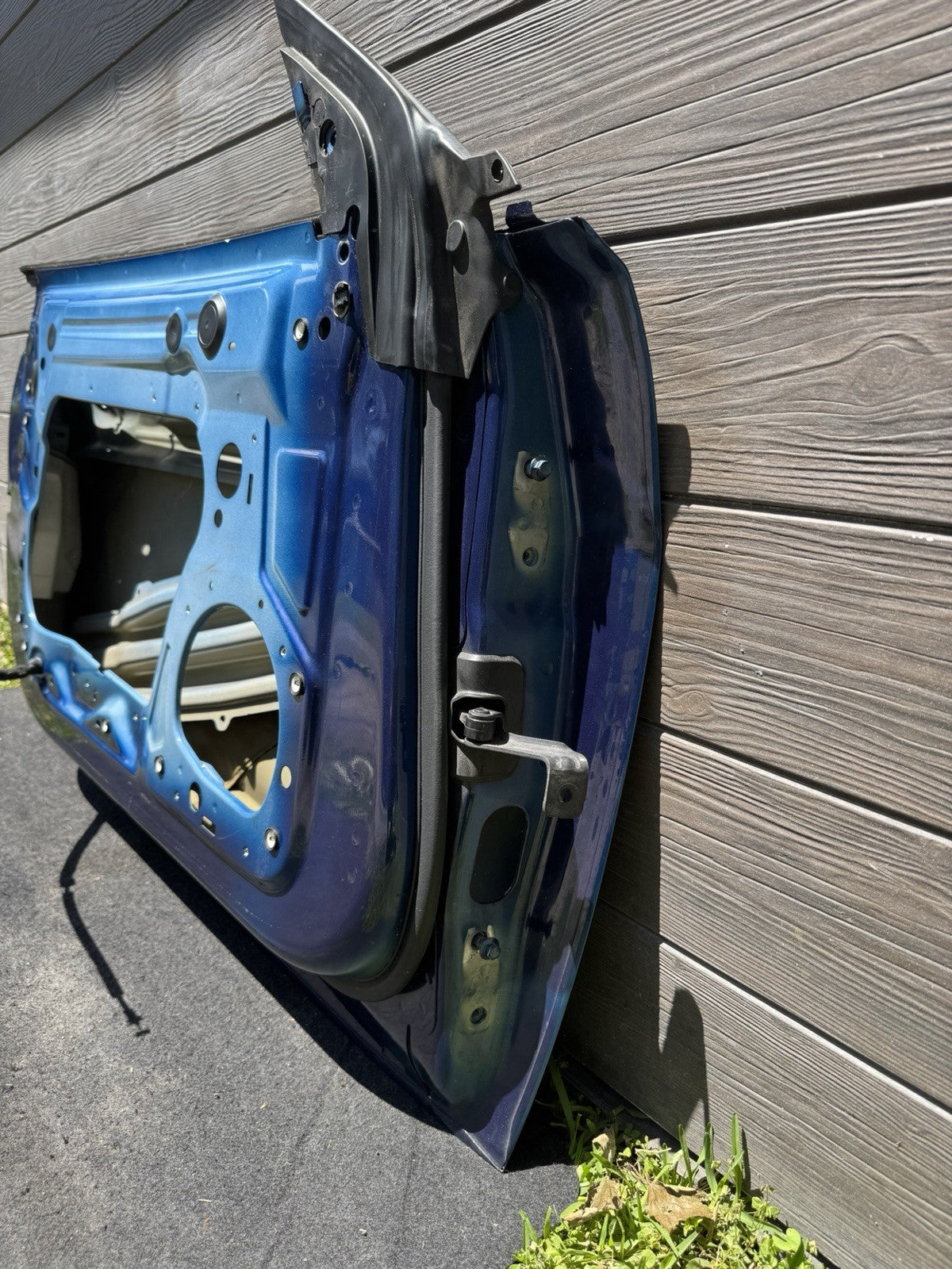 2018 - 2023 TESLA MODEL 3 FRONT LEFT DRIVER SIDE DOOR SHELL BLUE OEM
