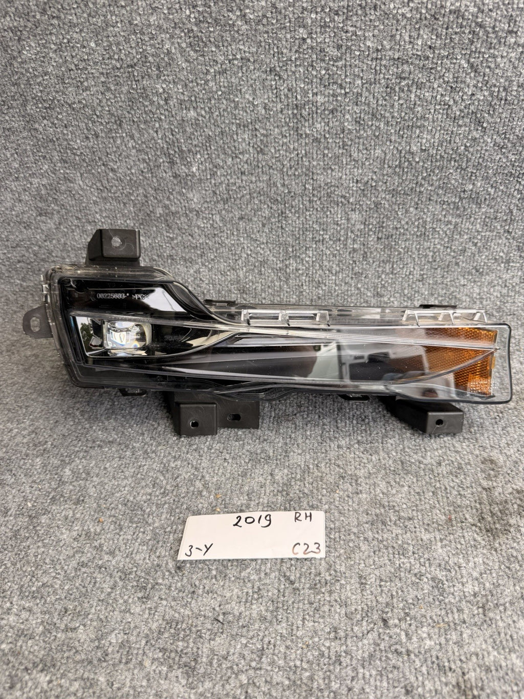 OEM 2021 - 2023 Tesla Model 3 Y Right RH 3 Pin LED Fog Light Lamp 1507931-00-D