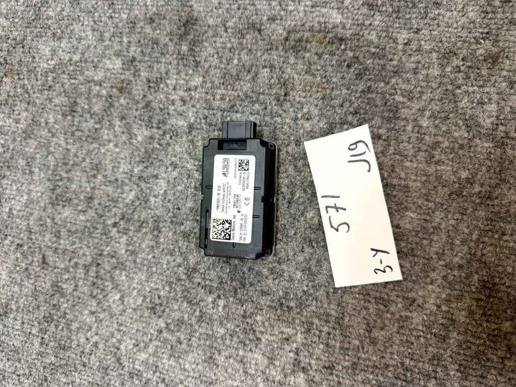 2017–2023 TESLA MODEL 3 TIRE PRESSURE CONTROL MODULE TPMS OEM, 1458965-00-A