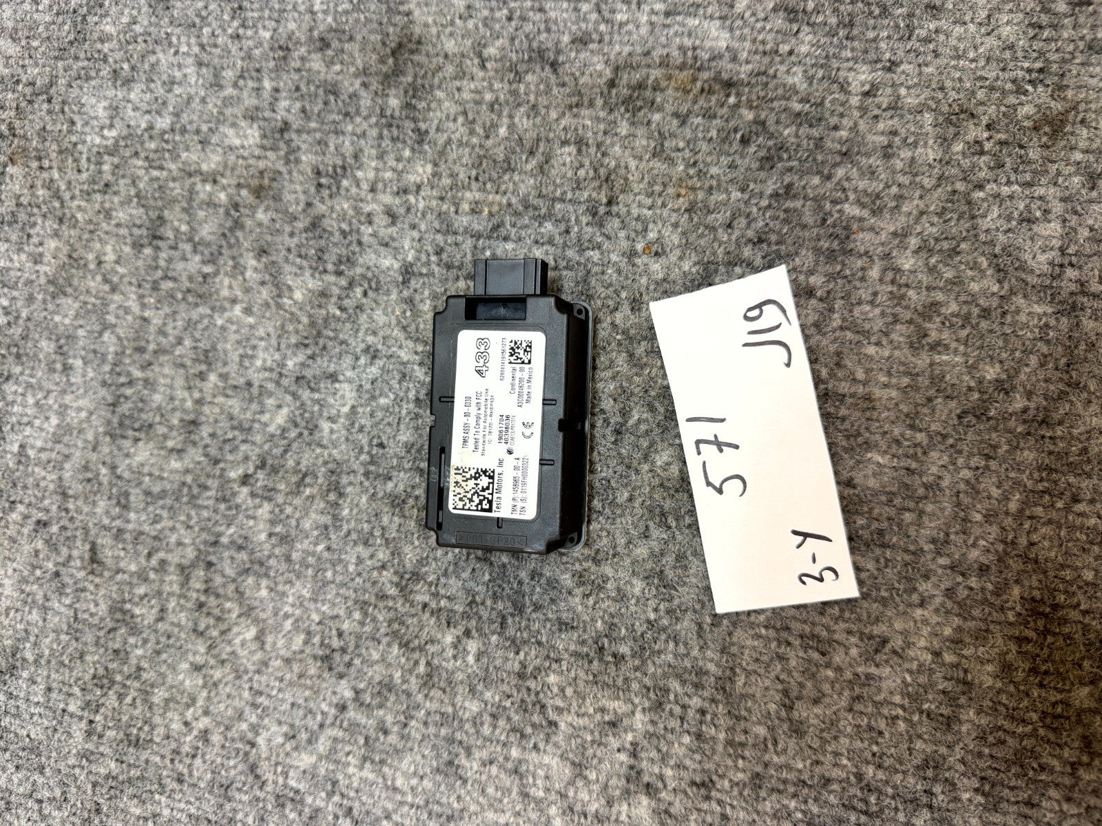 2017–2023 TESLA MODEL 3 TIRE PRESSURE CONTROL MODULE TPMS OEM, 1458965-00-A