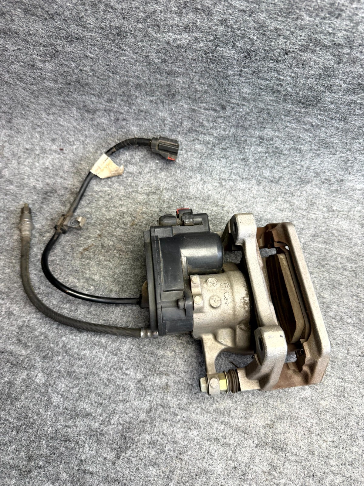♦️2017 - 2023 TESLA MODEL 3 REAR LEFT SIDE BRAKE CALLIPER OEM, 1044623-00-H