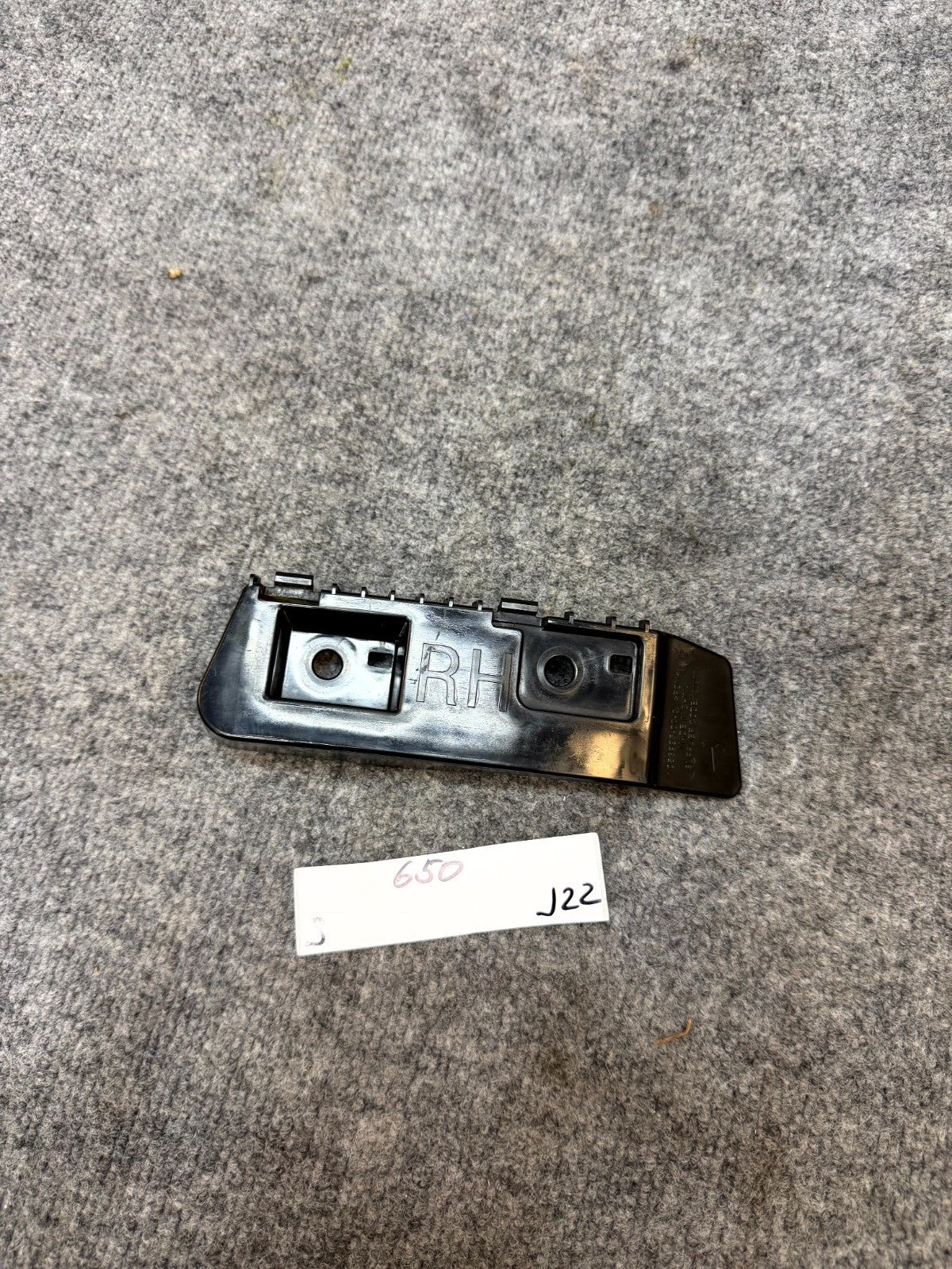 2017-2023 TESLA MODEL 3 REAR RIGHT TAILLIGHT LAMP HOLDER BRACKET OEM, 108399300D