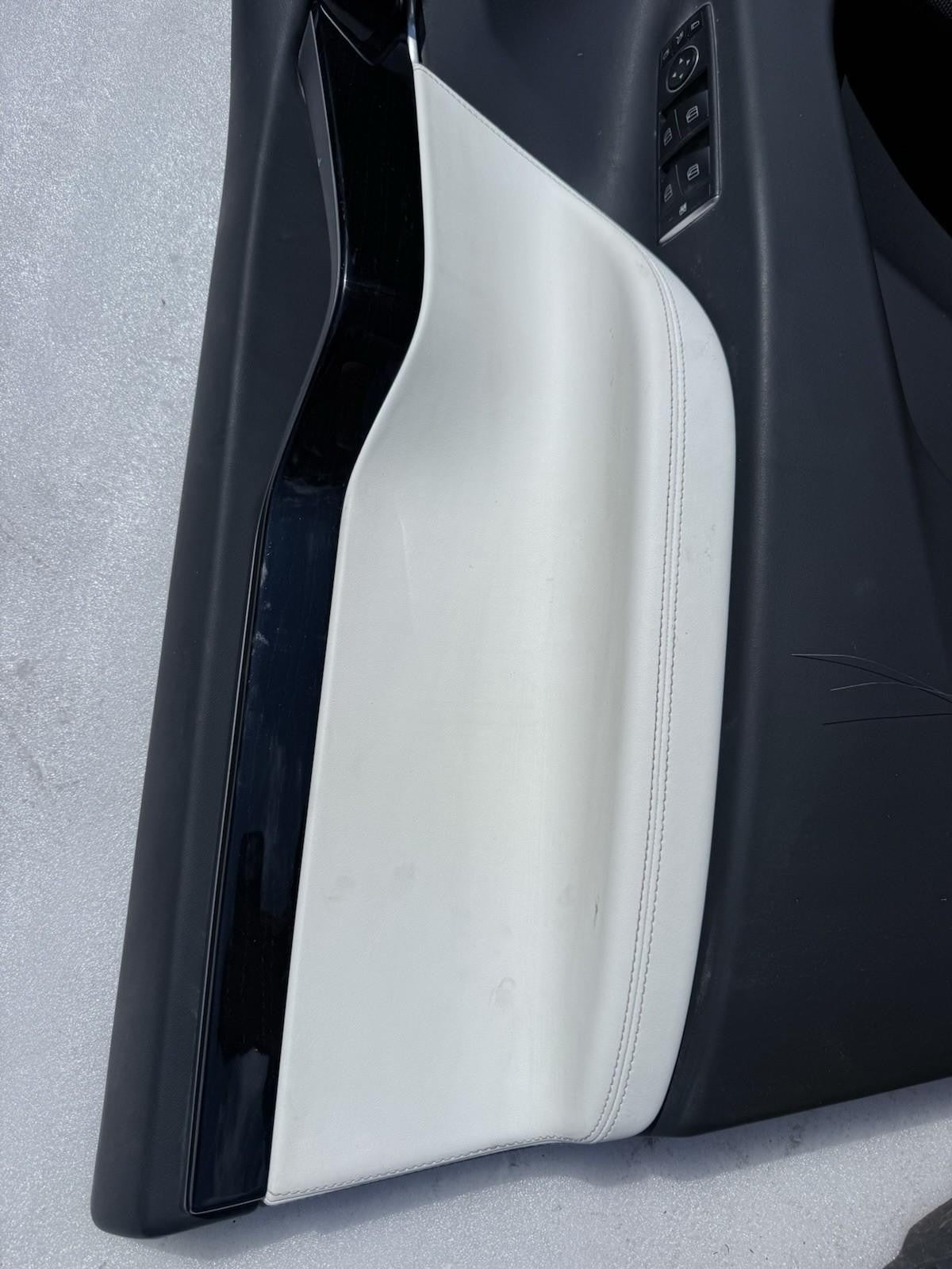 ♦️16 - 20 TESLA MODEL X FRONT LEFT DRIVER SIDE DOOR PANEL TRIM OEM, 1035778-00-A