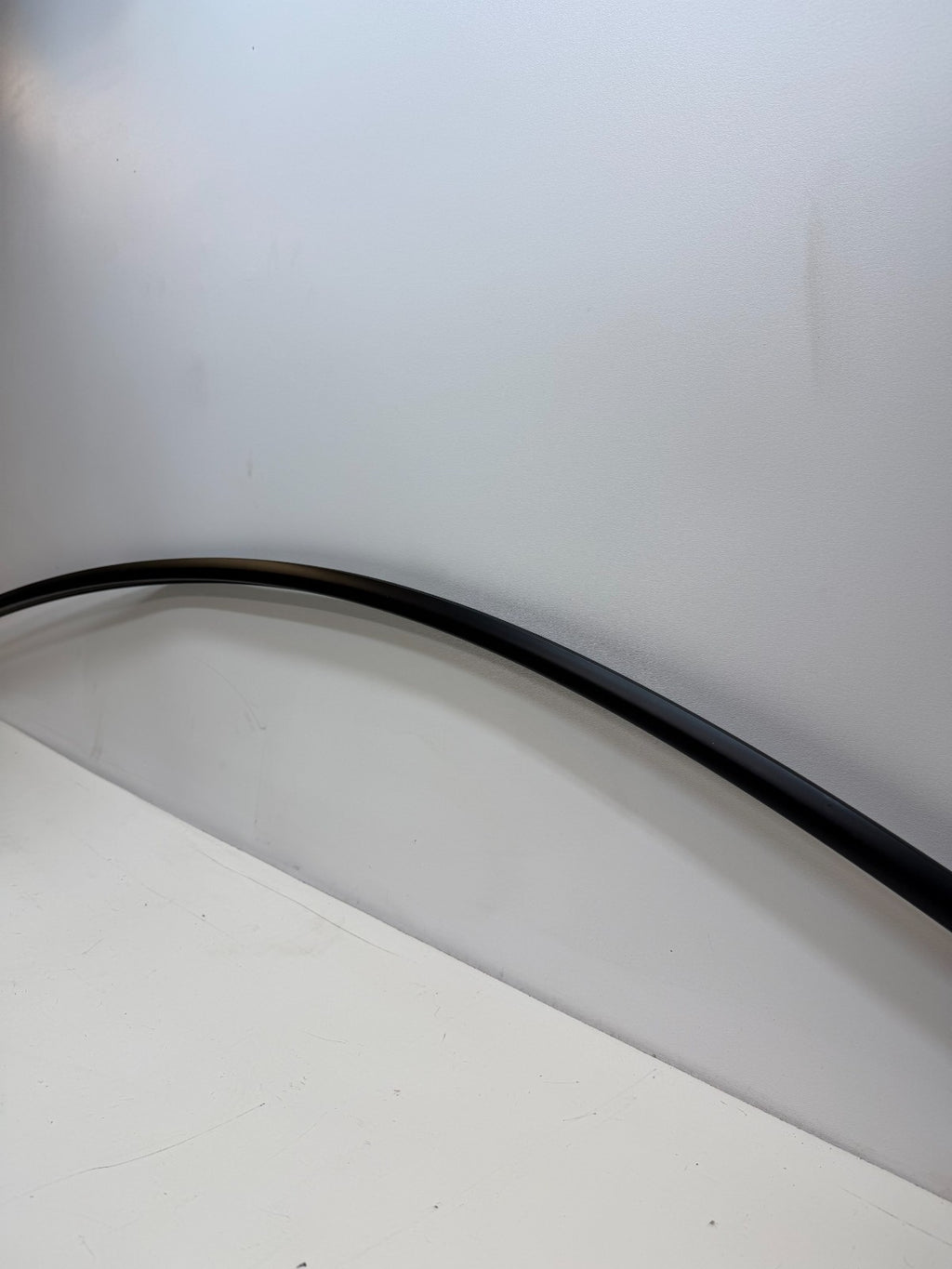 2020 - 2024 TESLA MODEL Y ROOF RIGHT PASSENGER SIDE MOLDING COVER 1495731-00-A