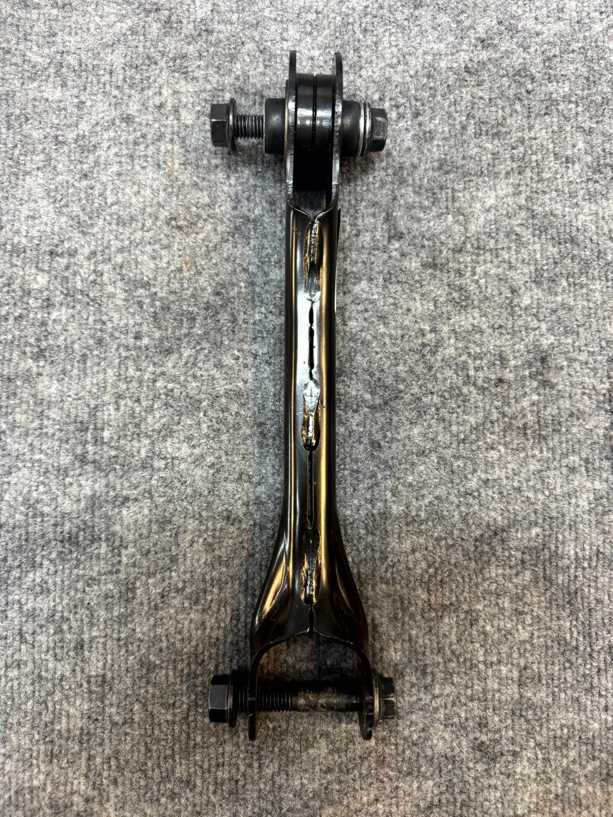 2017 - 2023 TESLA MODEL 3 REAR RIGHT SIDE UPPER CONTROL ARM OEM, 1044427-00-C