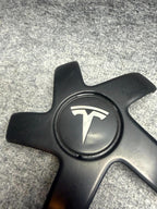 ♦️ 2017 - 2023 TESLA MODEL 3 RIGHT SIDE WHEEL CENTER CAP BLACK OEM, 1044234-00-A