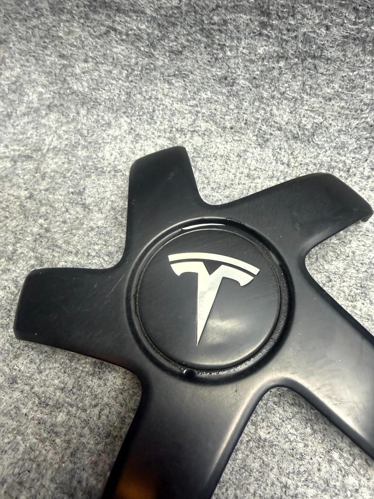 ♦️ 2017 - 2023 TESLA MODEL 3 RIGHT SIDE WHEEL CENTER CAP BLACK OEM, 1044234-00-A