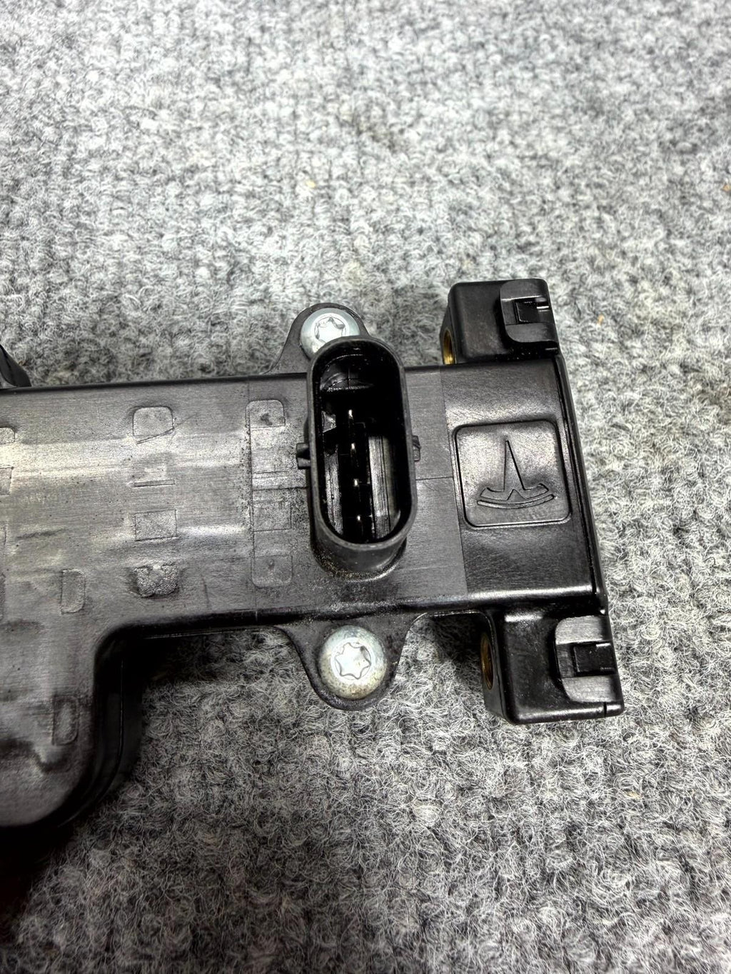 16-23 Tesla Model X Front Left Driver Side Door Pop Actuator OEM, 1045354-00-B
