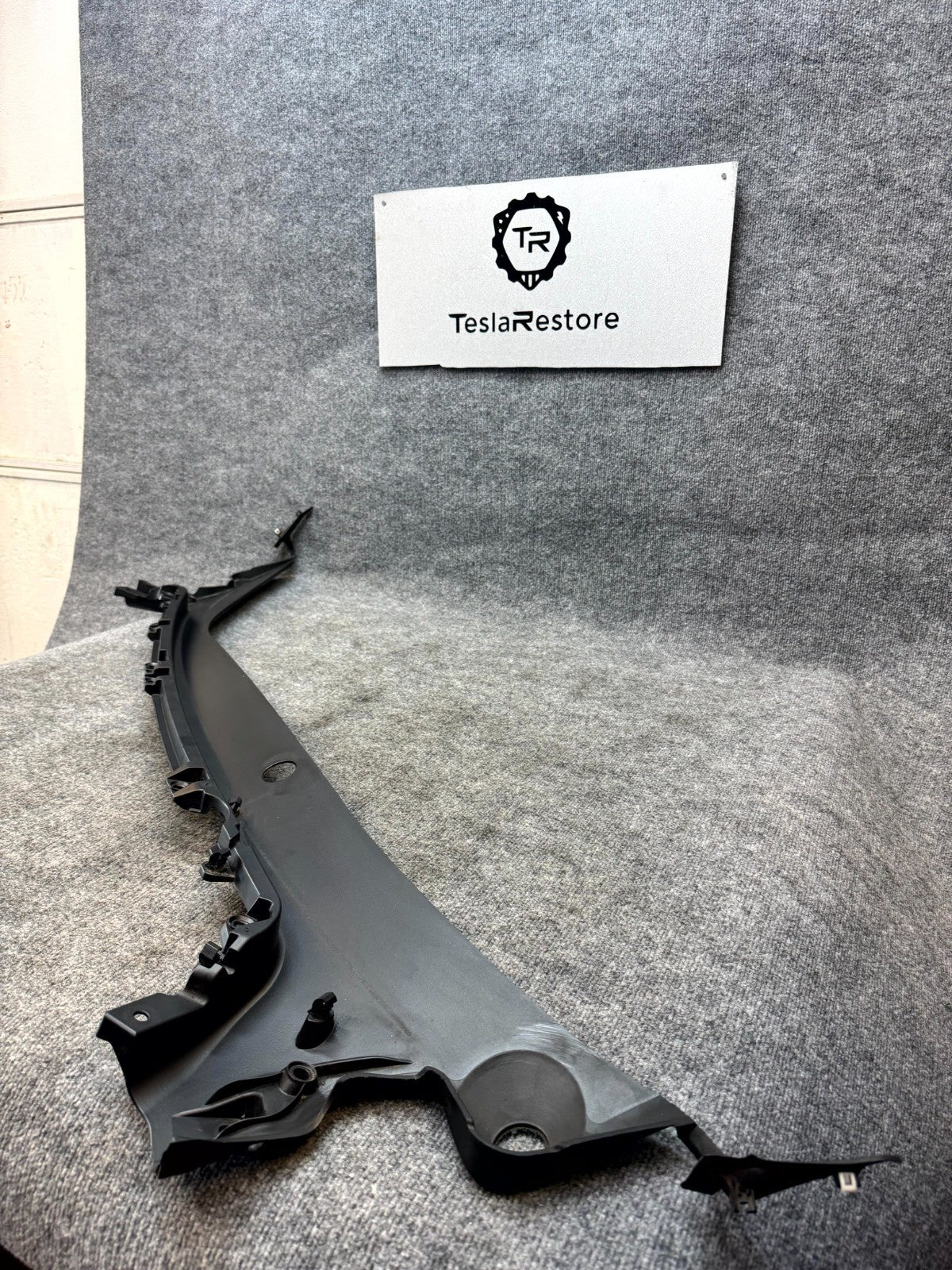 2017-2023 TESLA MODEL 3 FRONT WINDSHIELD COWL COVER SCREEN PANEL OEM, 108167600H