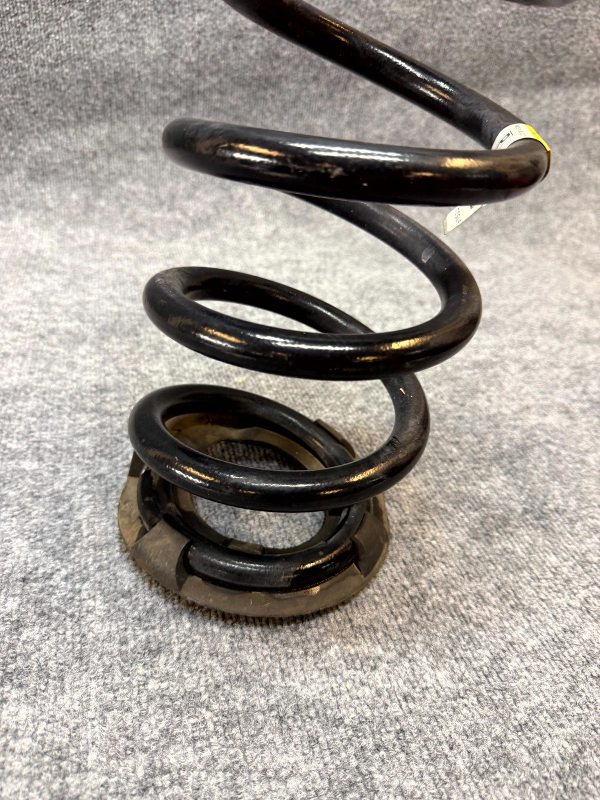 2020-2023 TESLA MODEL Y REAR RIGHT/LEFT SUSPENSION COIL SPRING OEM, 1188475-00-B