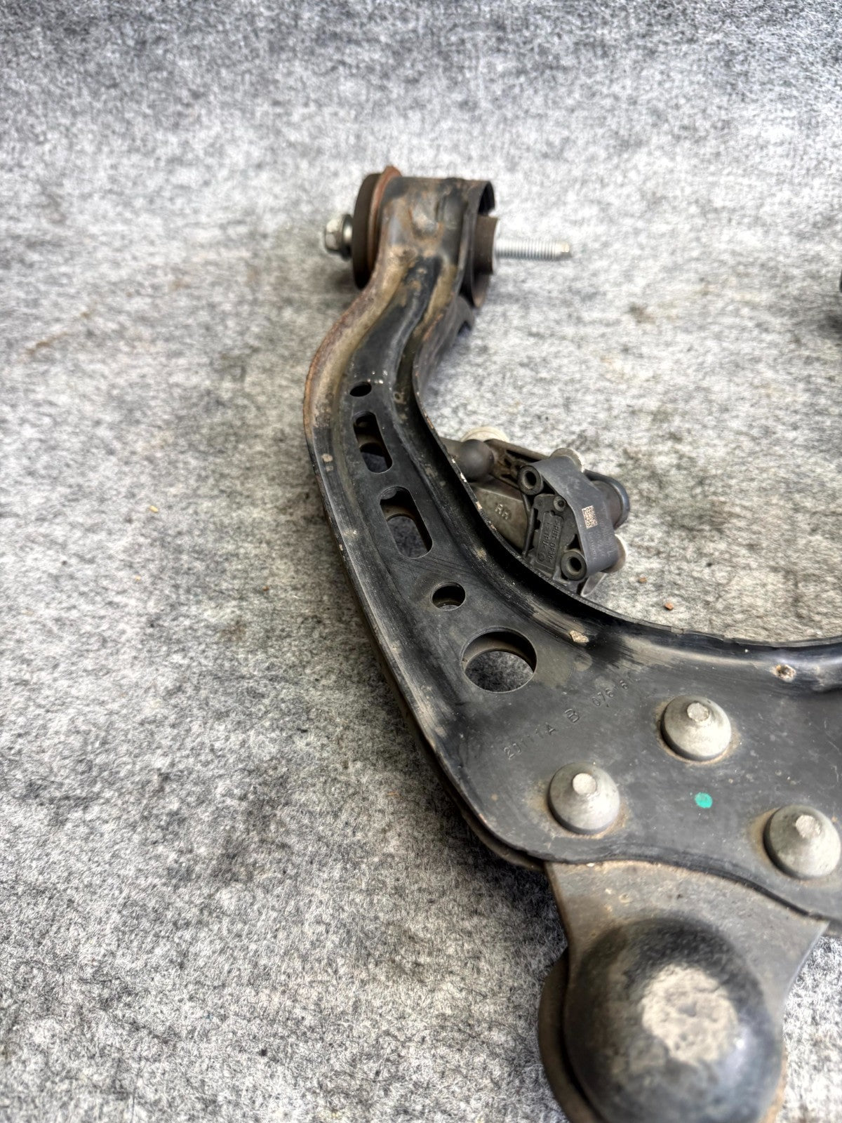 ♦️2012 - 2020 TESLA MODEL S FRONT RIGHT SIDE UPPER CONTROL ARM OEM, 1043966-00-A