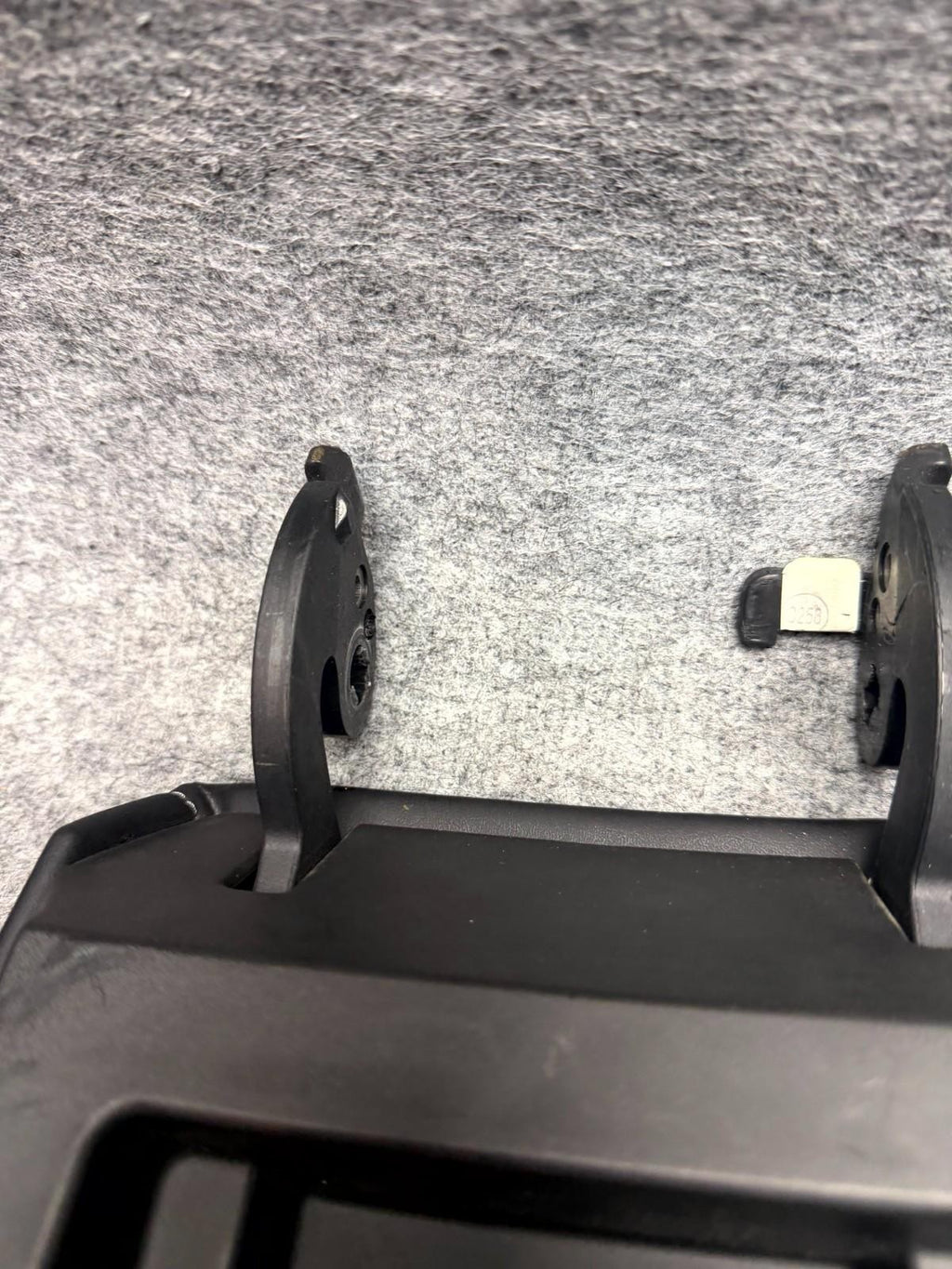 ♦️2017 - 2023 TESLA MODEL 3 CENTER CONSOLE ARMREST ARM REST LID OEM